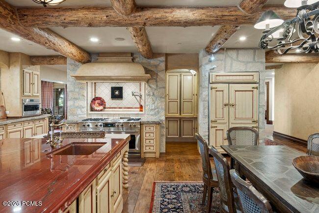1943 N Wolf Creek Ranch Road