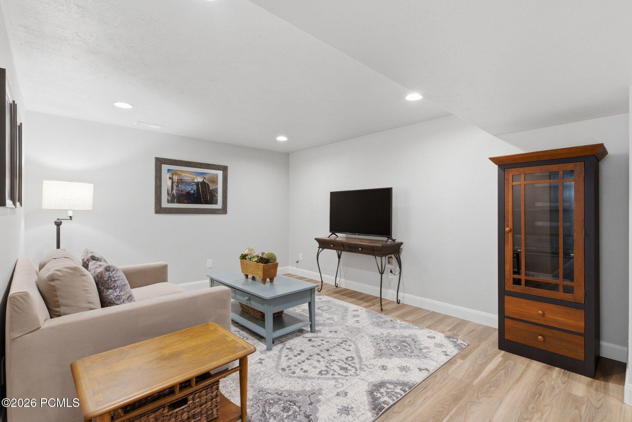 593 E 200 South