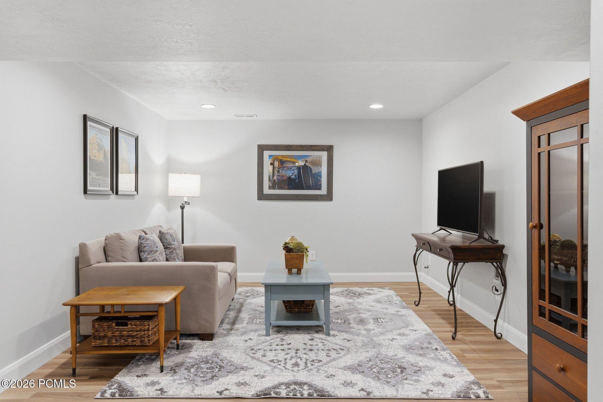 593 E 200 South