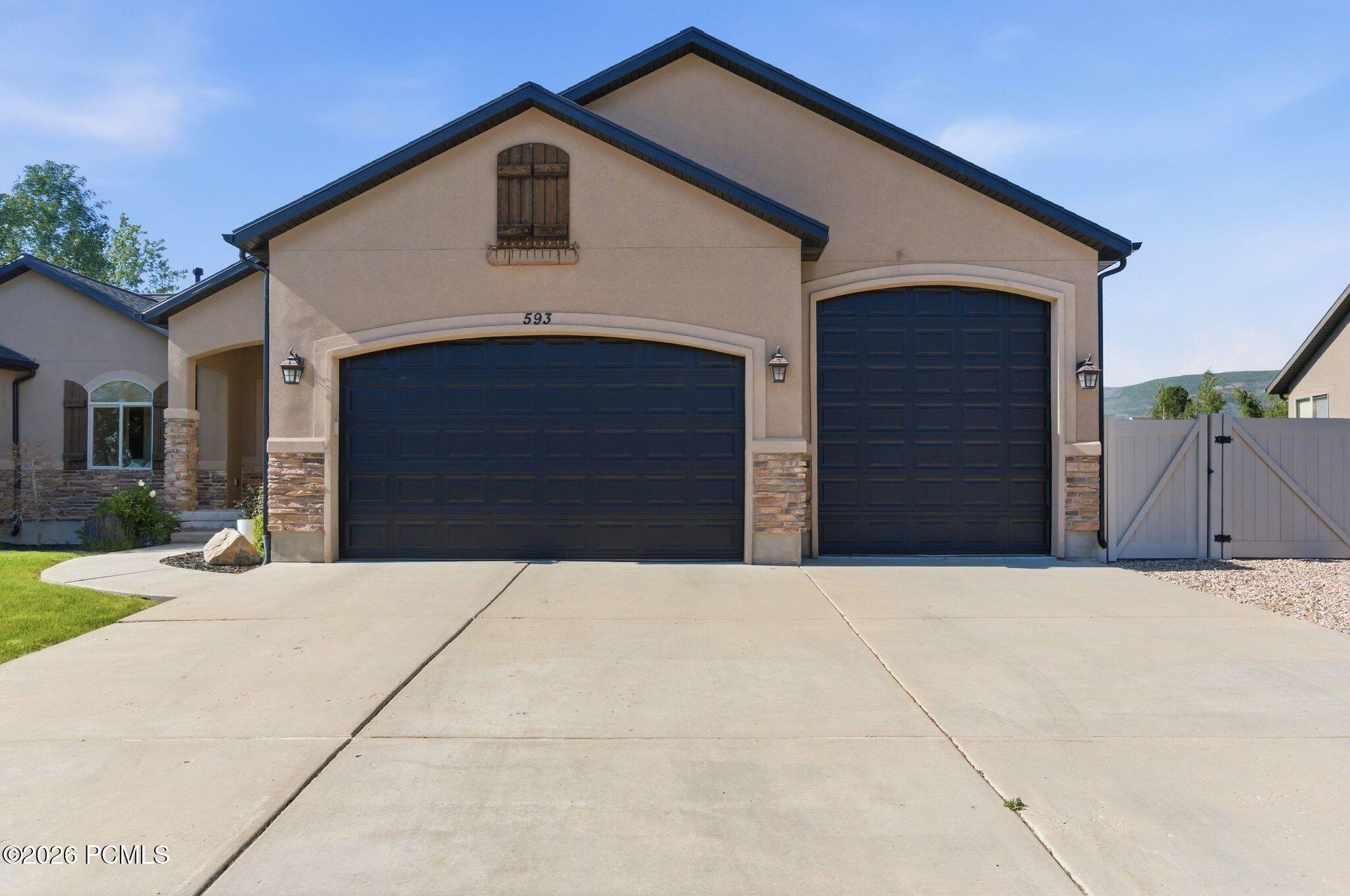 593 E 200 South