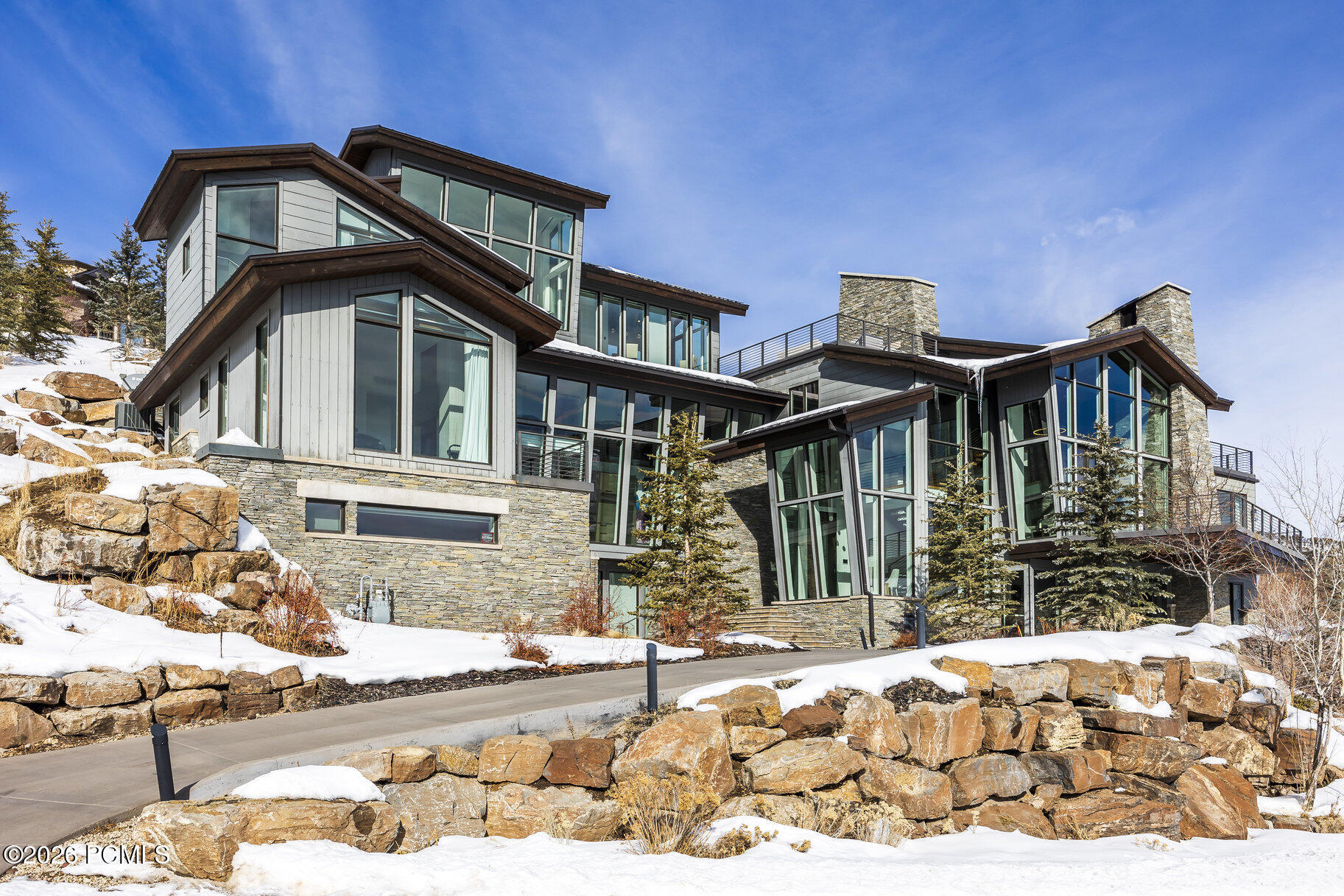 2908 W Deer Pointe Drive