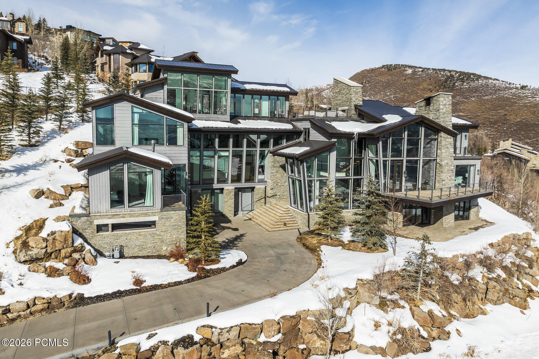 2908 W Deer Pointe Drive
