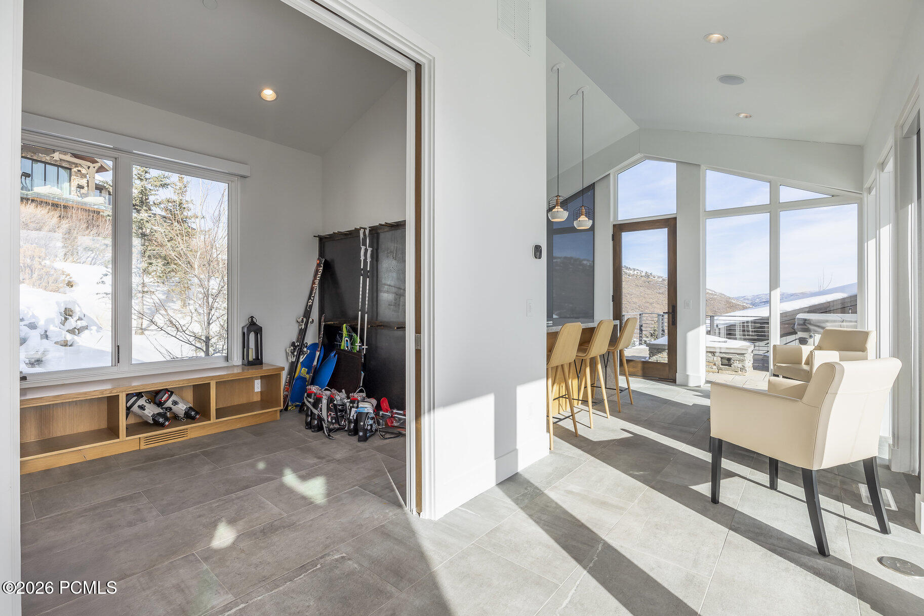 2908 W Deer Pointe Drive