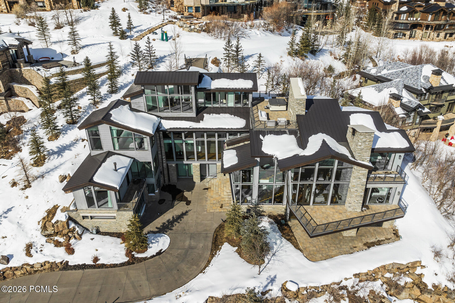 2908 W Deer Pointe Drive