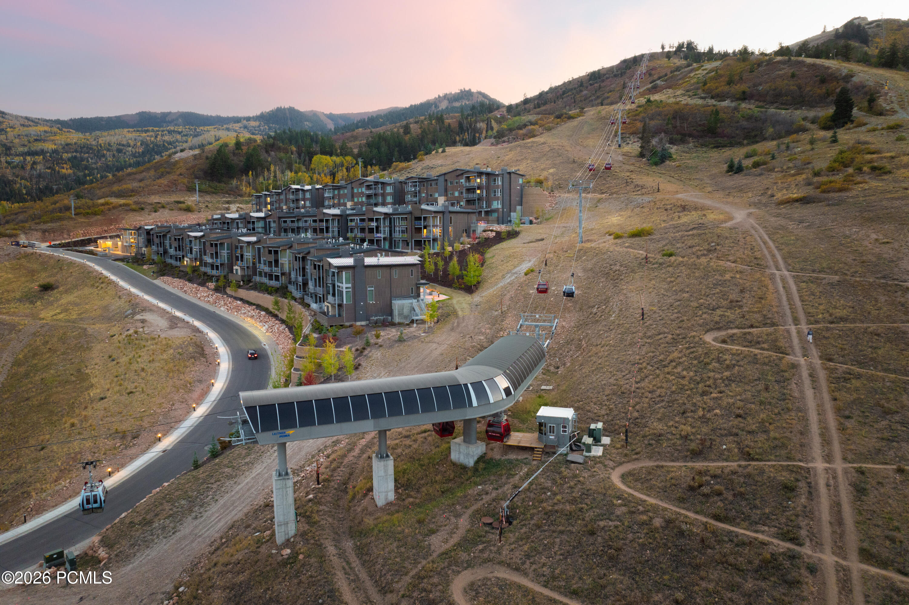 2752 W High Mountain Road 201