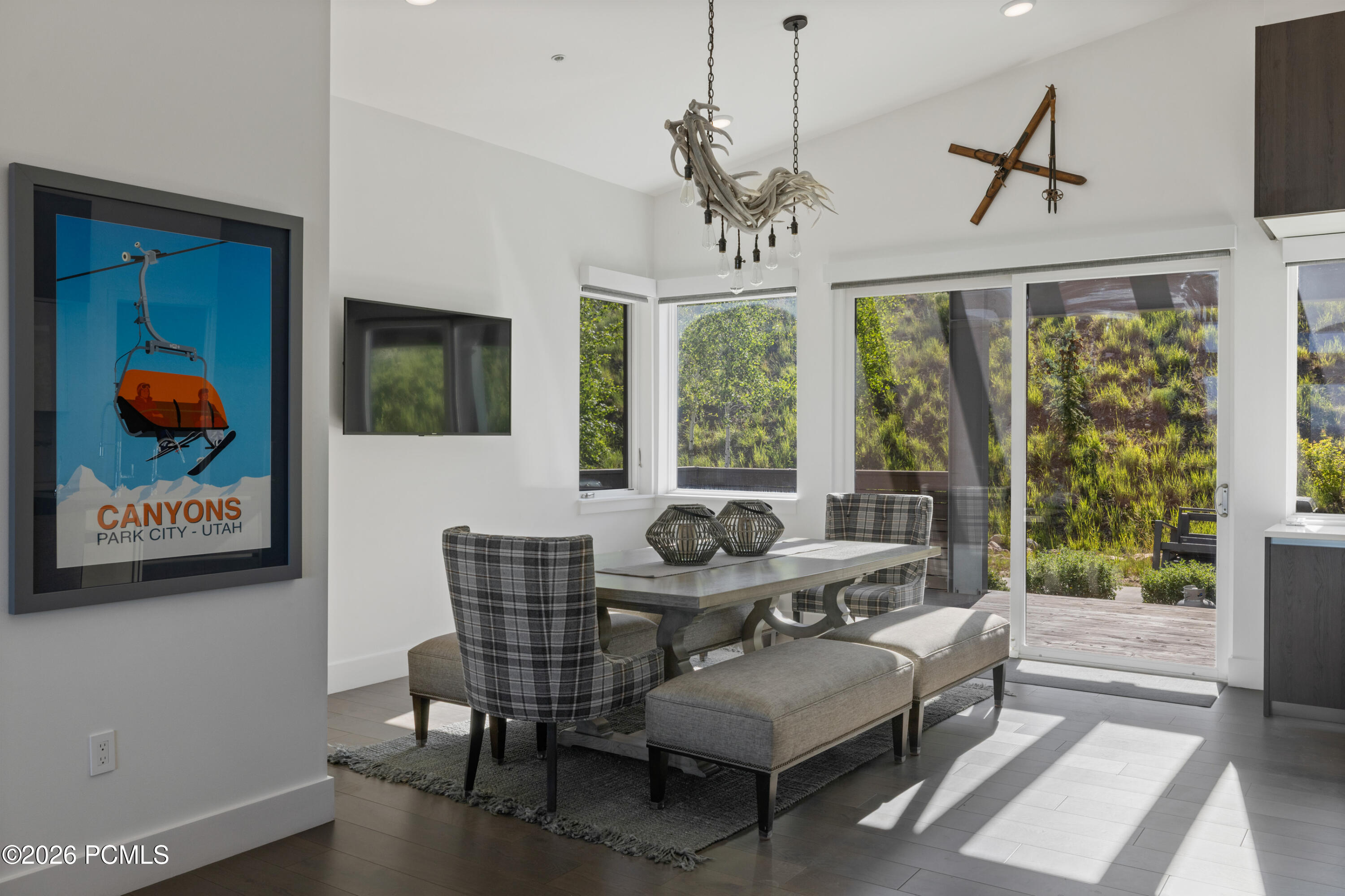 2752 W High Mountain Road 201