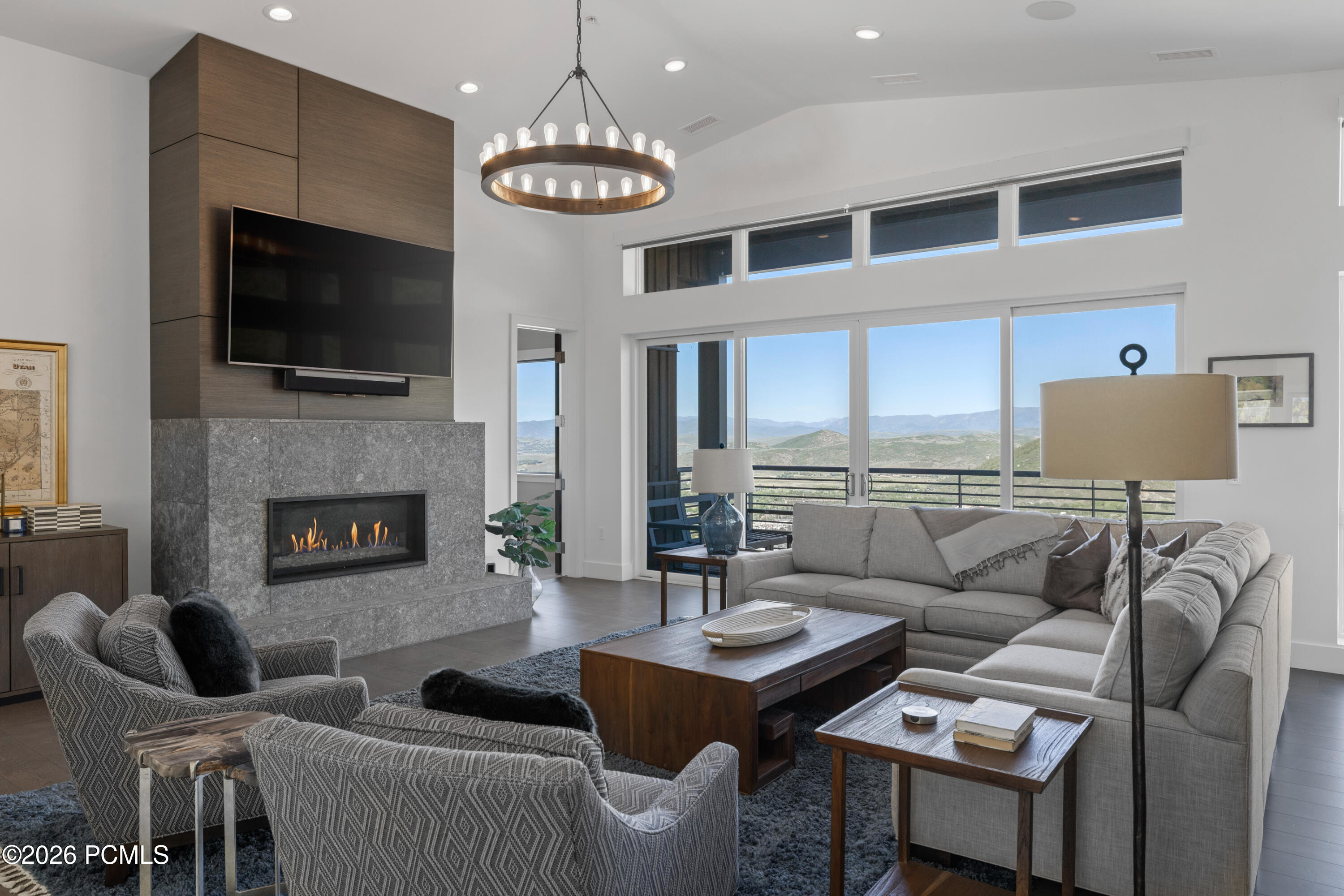 2752 W High Mountain Road 201