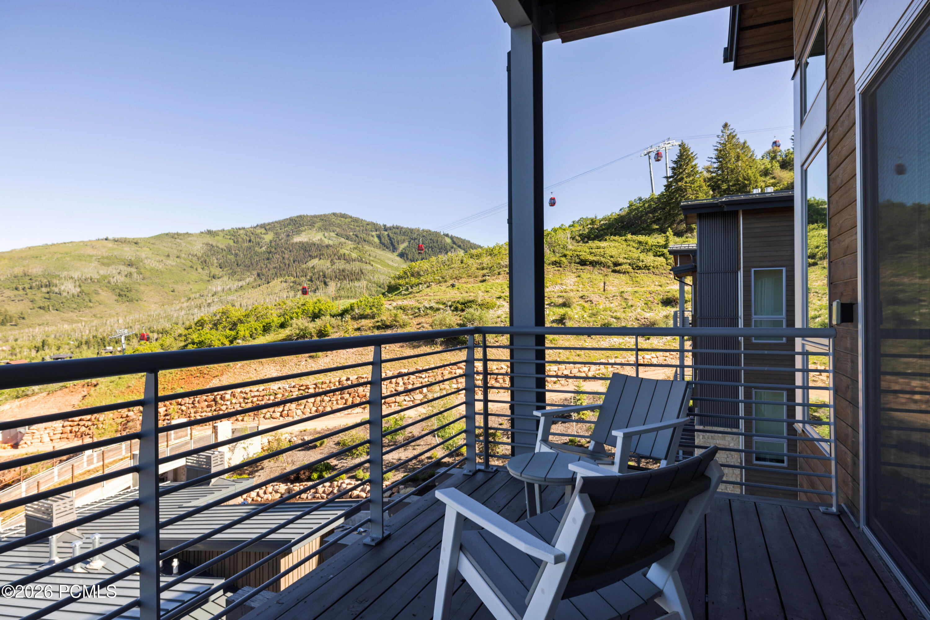 2752 W High Mountain Road 201