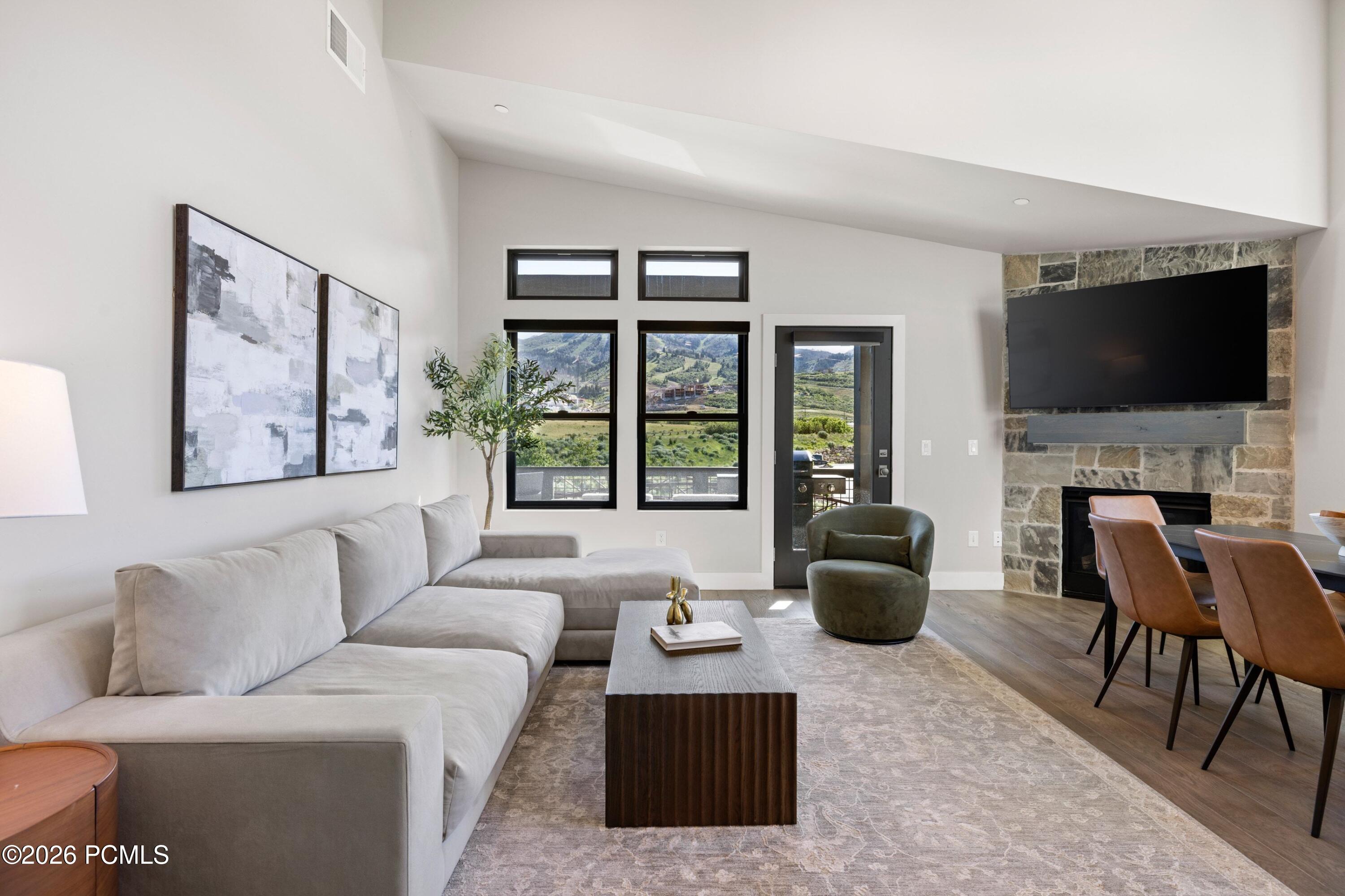 1134 W Helling Cir 302