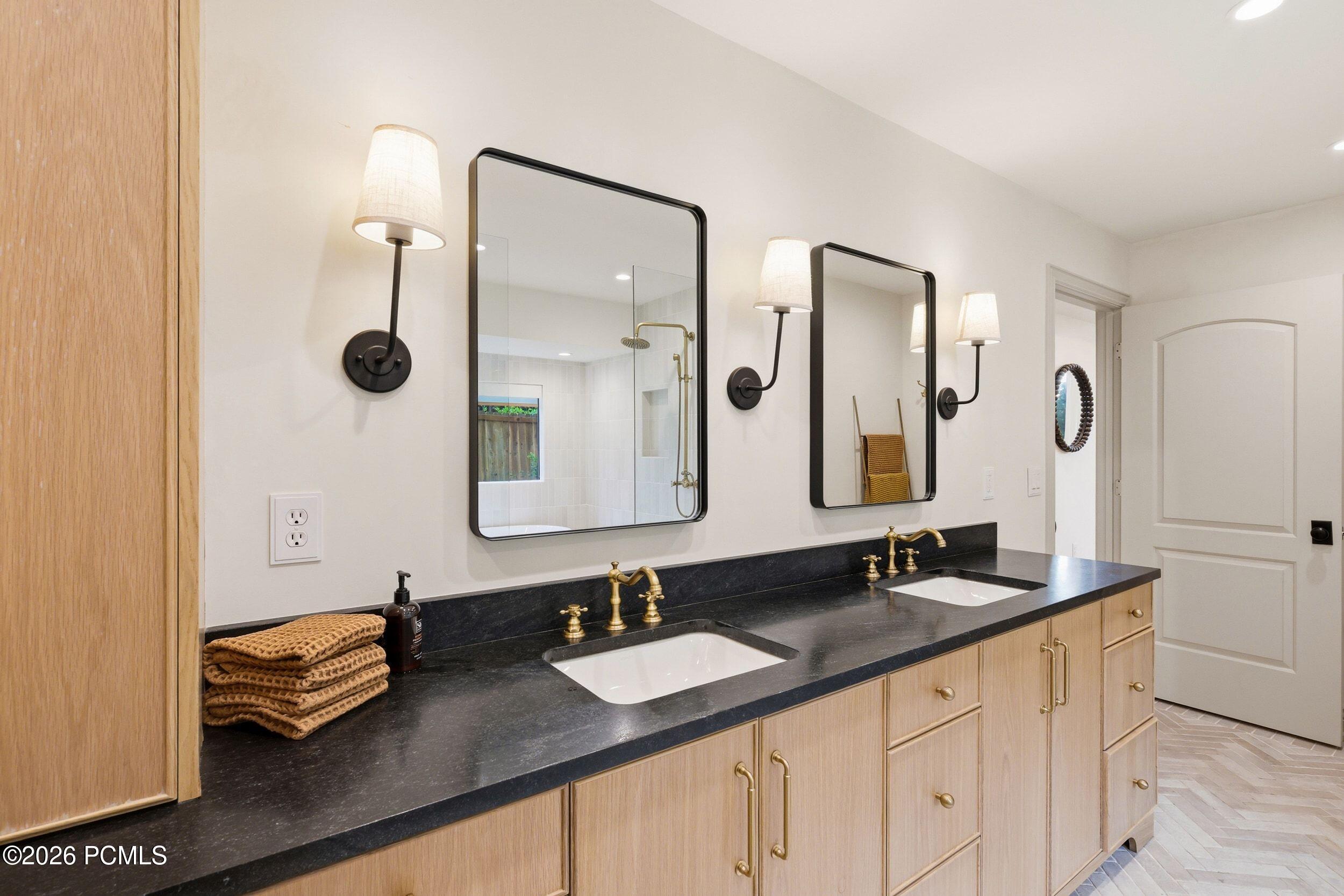 2651 E Hiawatha