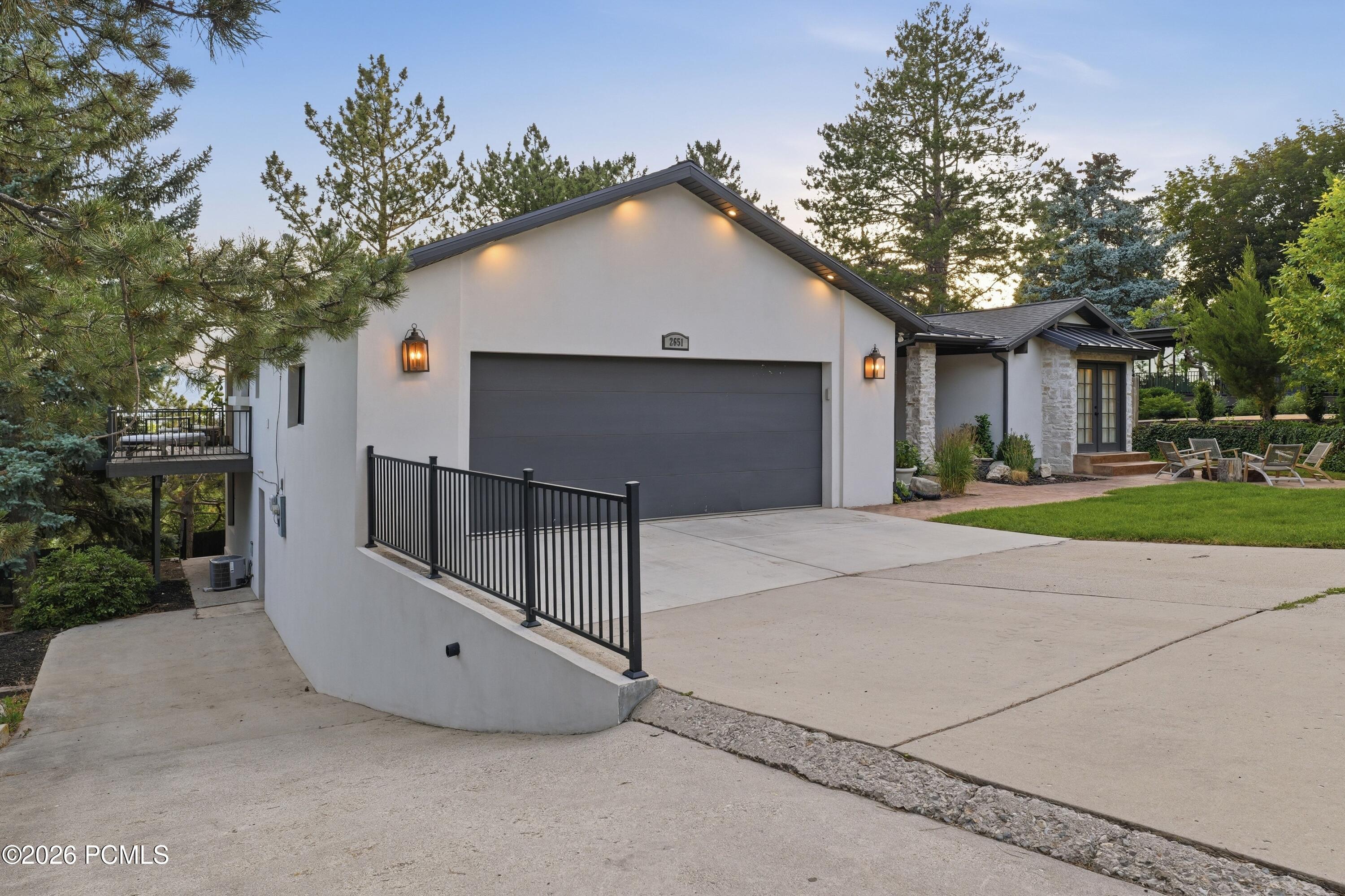 2651 E Hiawatha