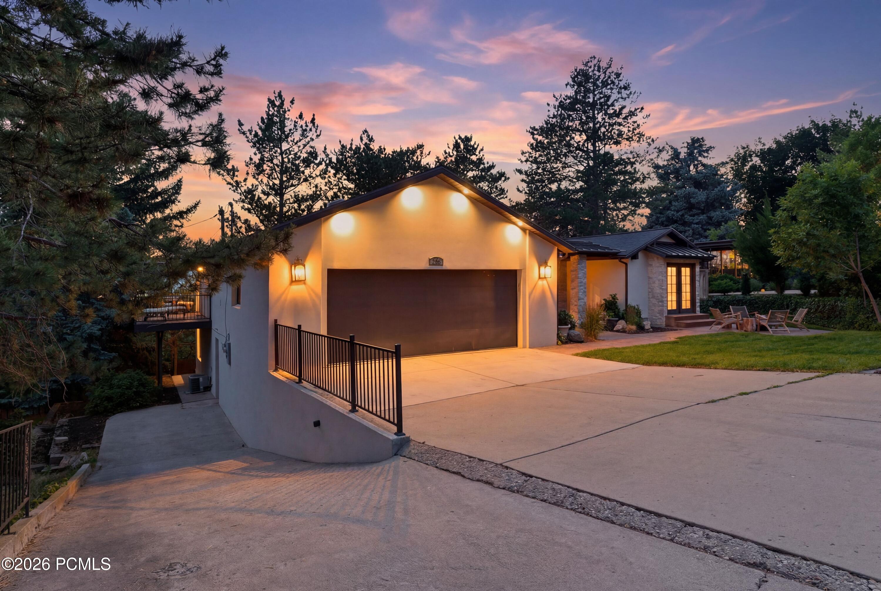 2651 E Hiawatha