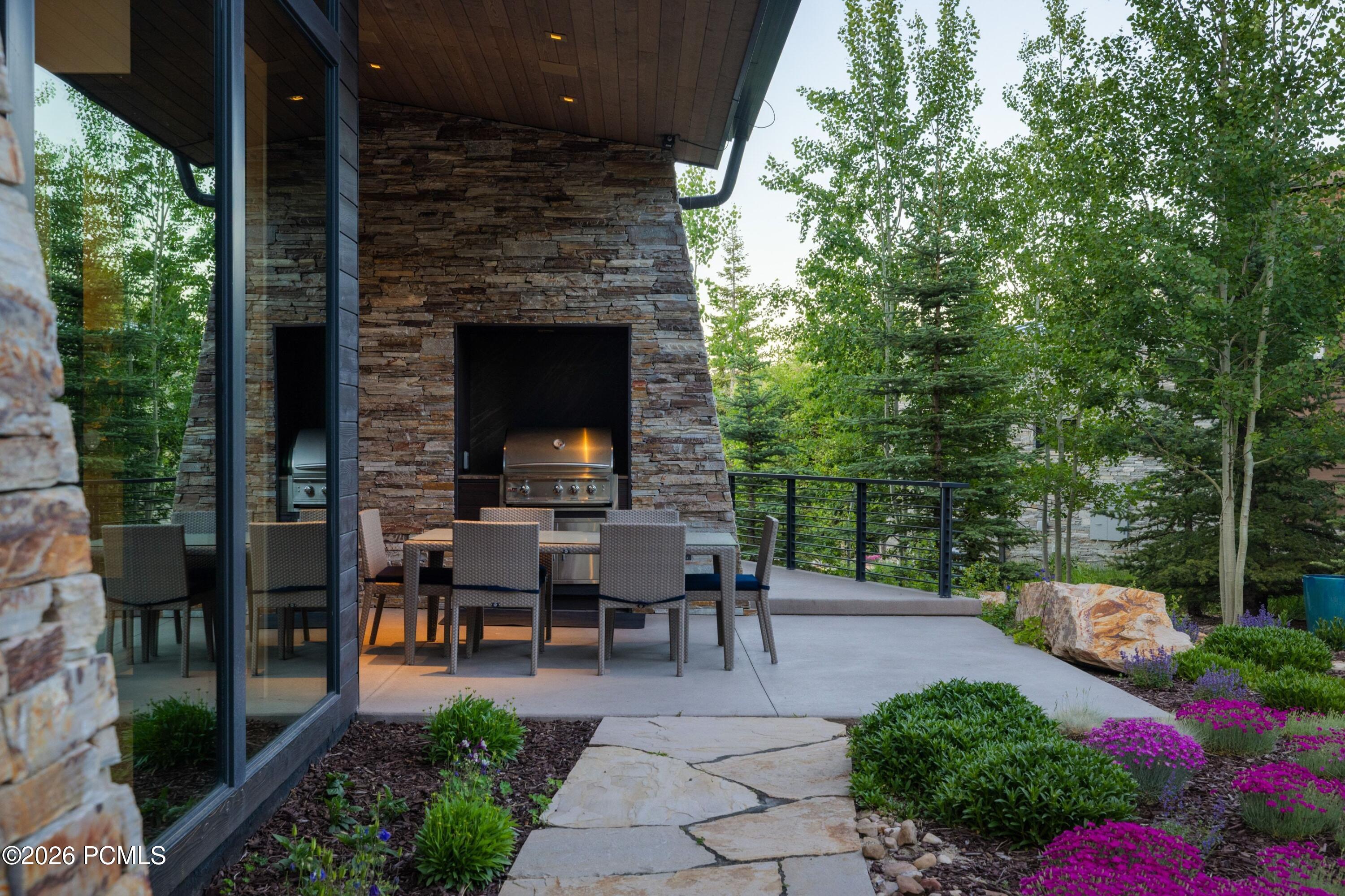 2237 Creek Crossing Loop
