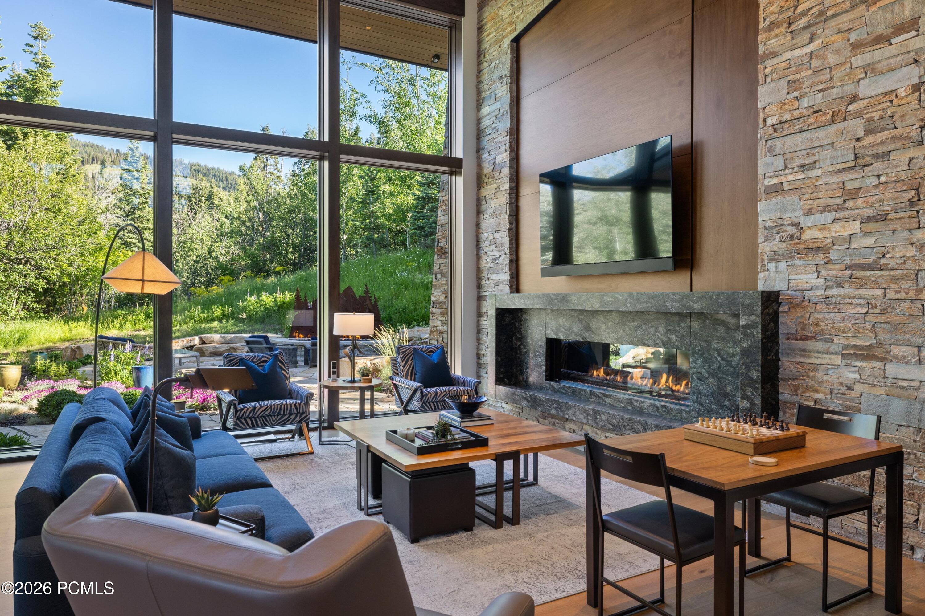 2237 Creek Crossing Loop