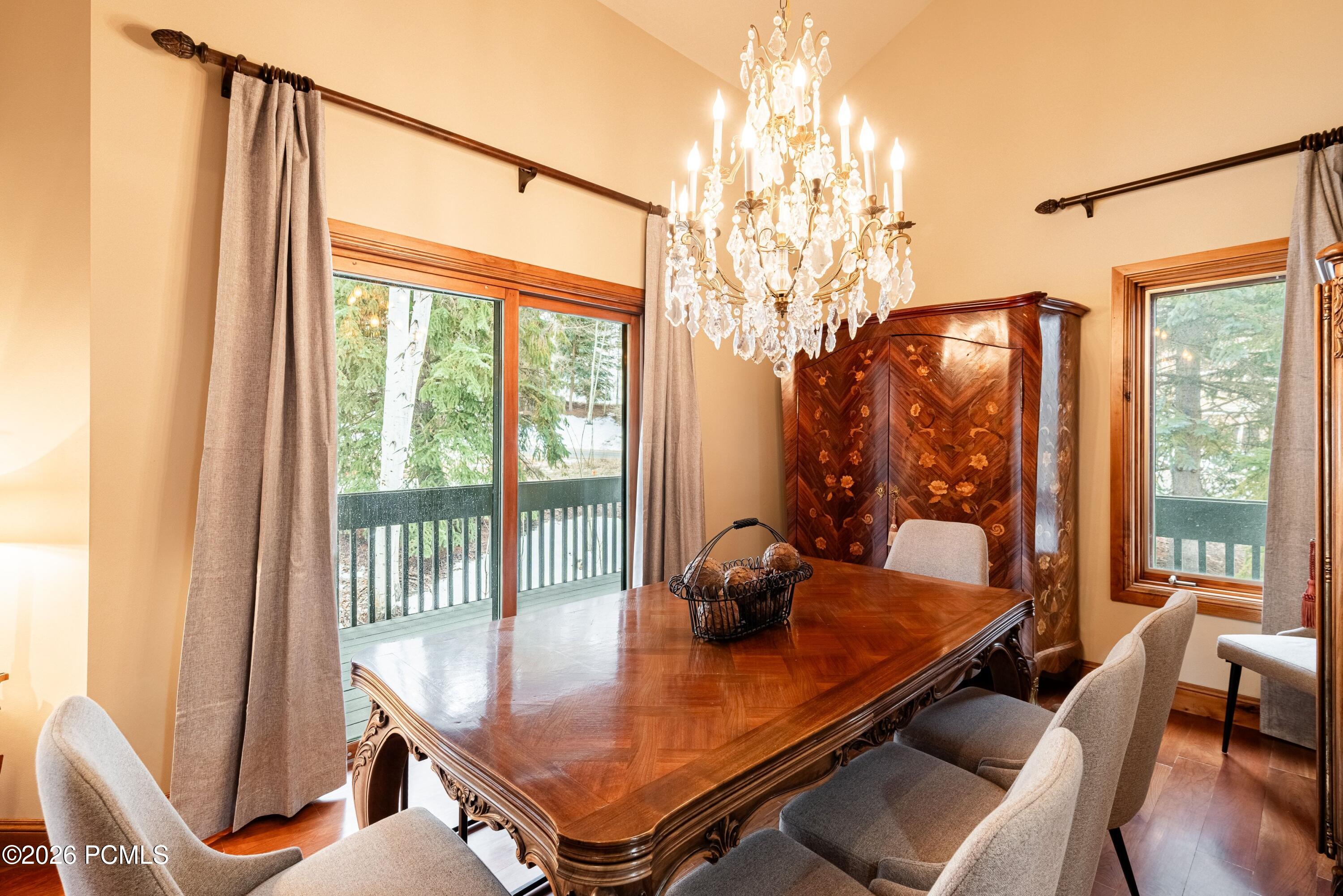 1525 Lakeside