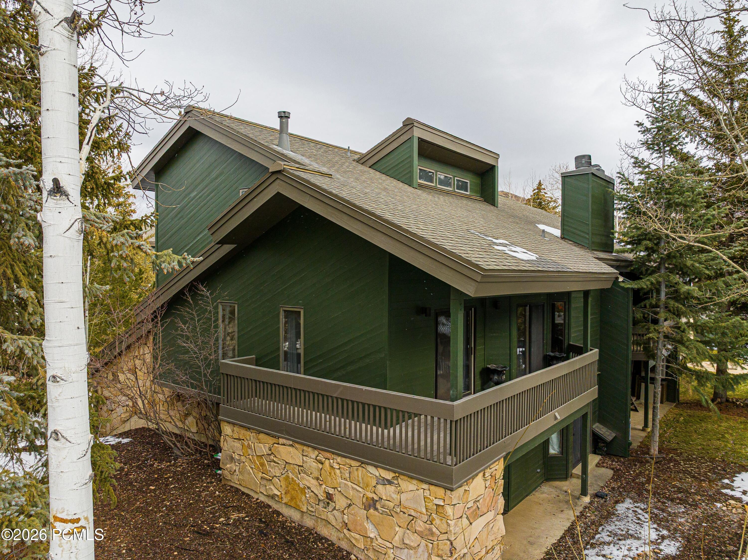 1525 Lakeside