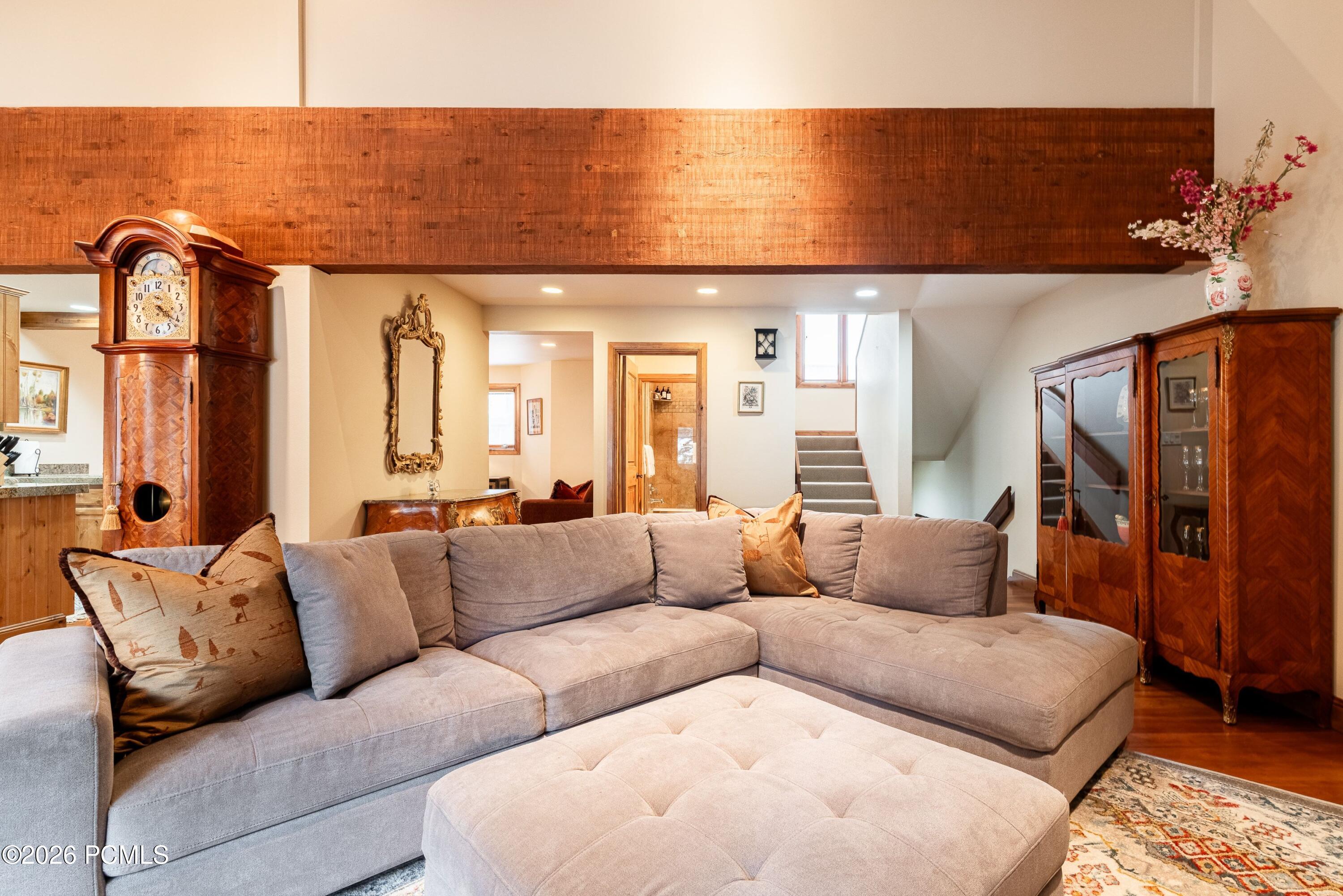 1525 Lakeside