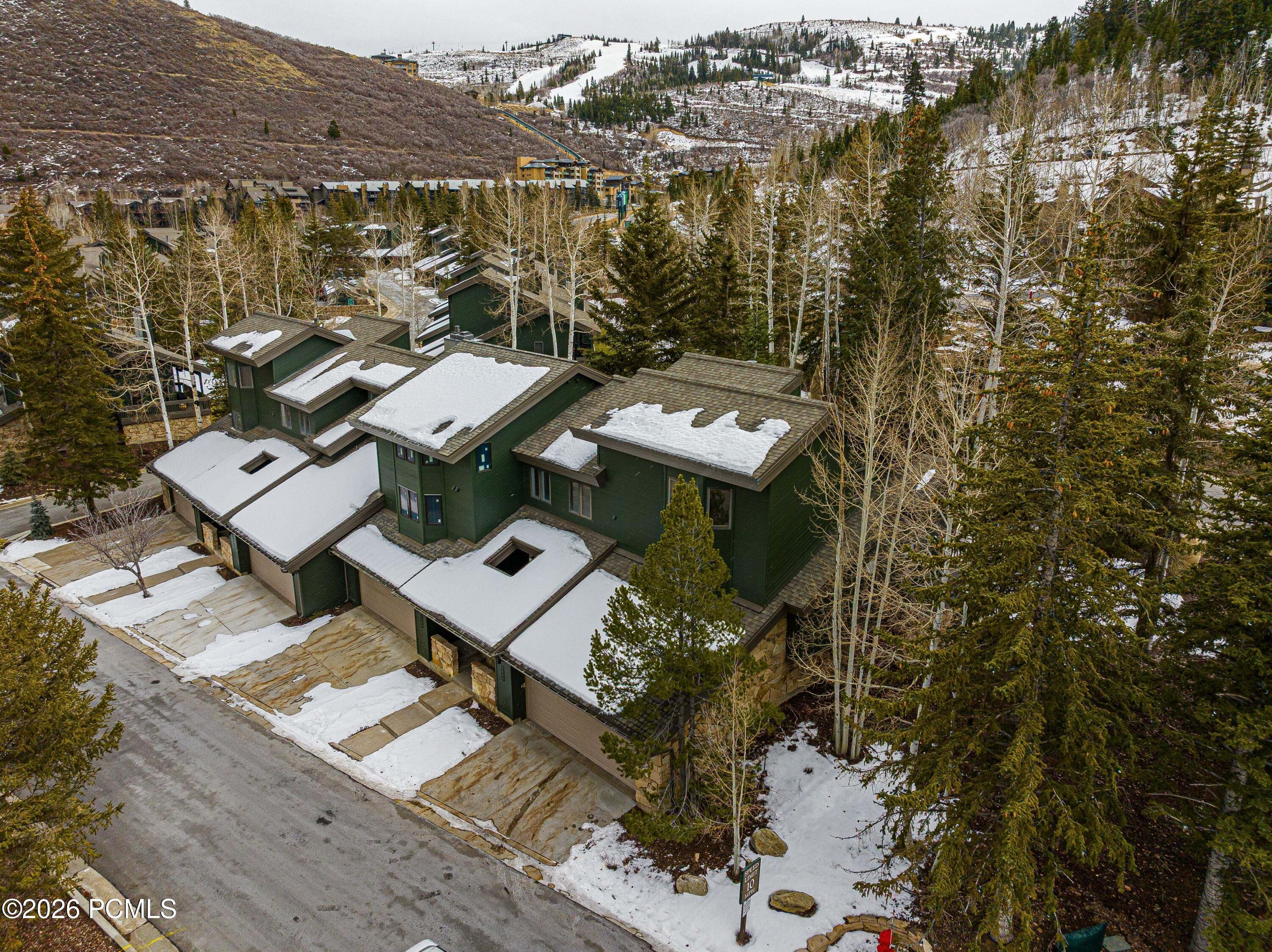 1525 Lakeside