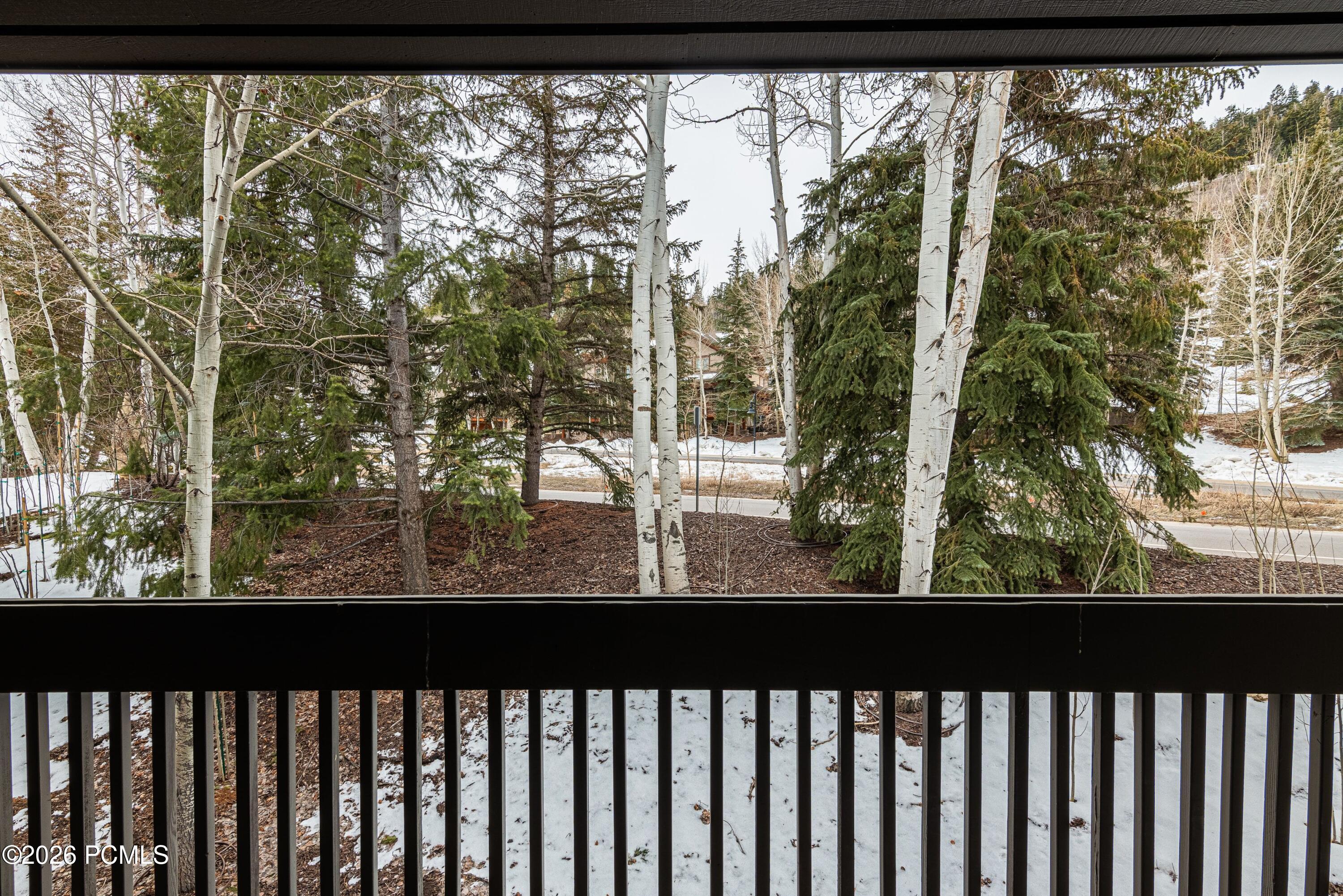 1525 Lakeside