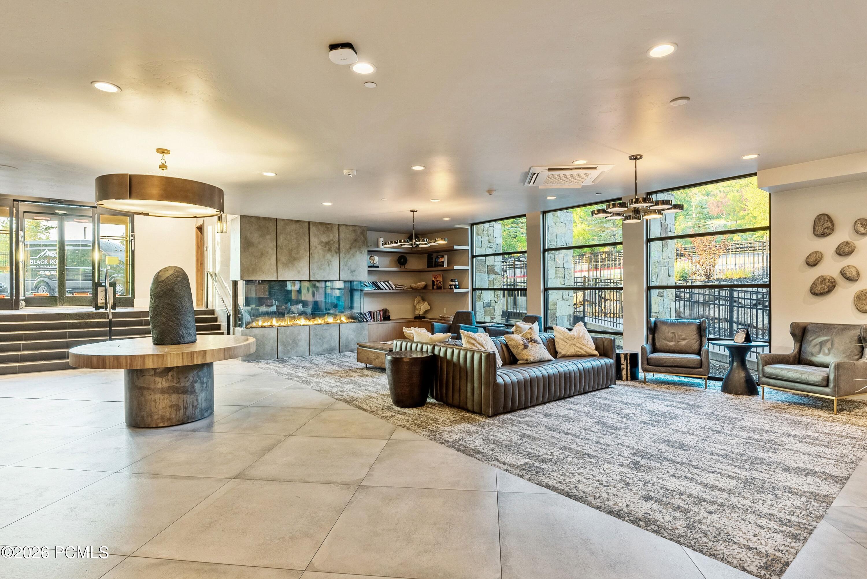 909 W Peace Tree Trail 513