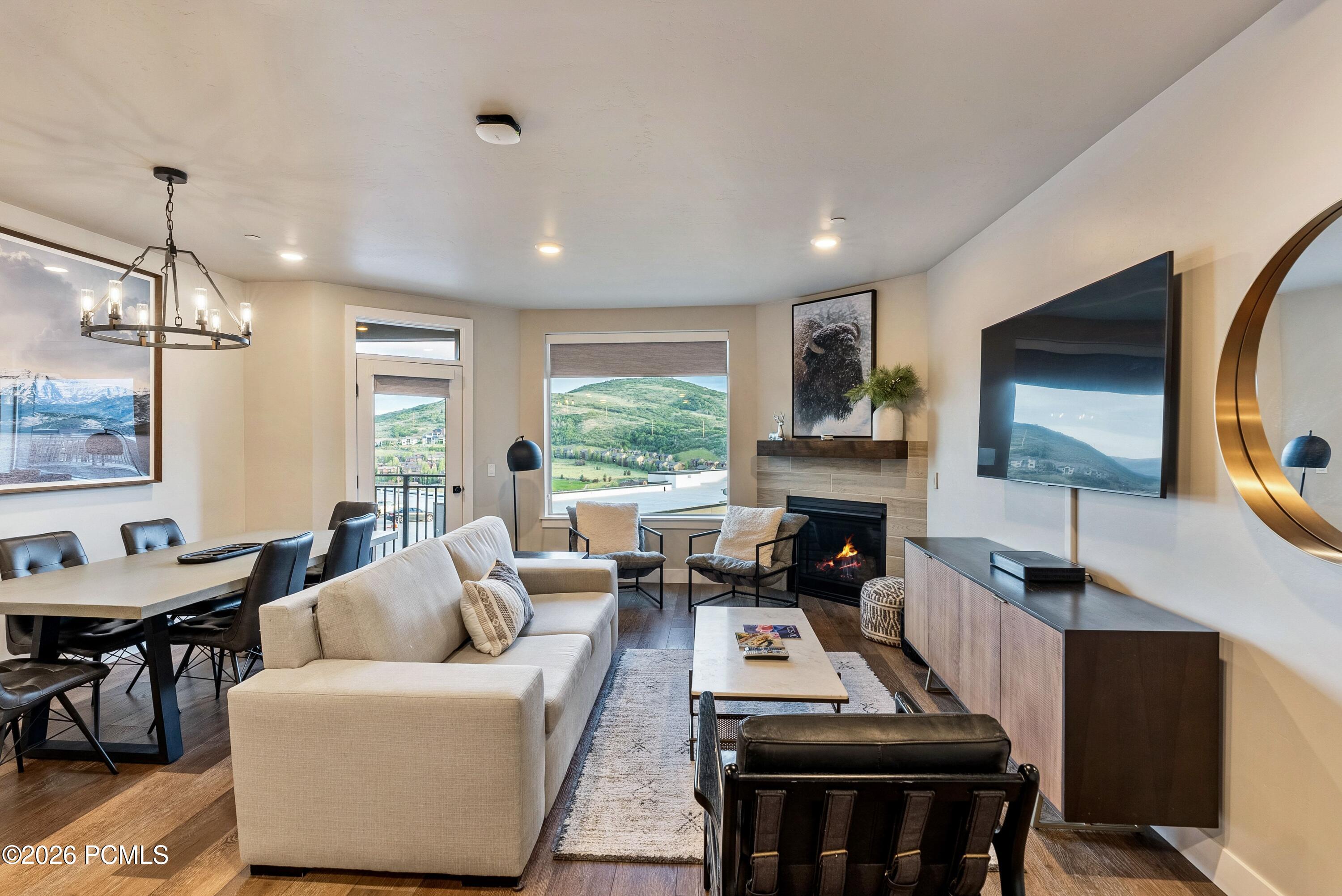 909 W Peace Tree Trail 513