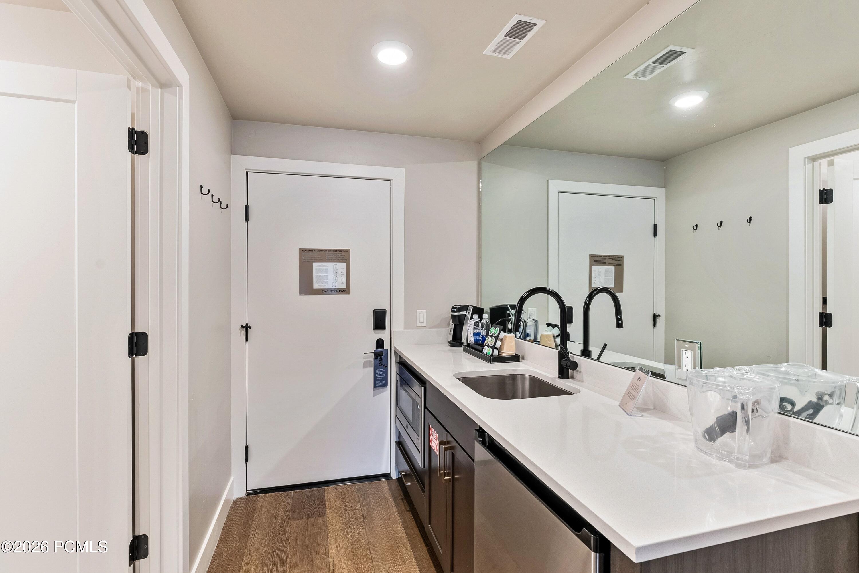 909 W Peace Tree Trail 513