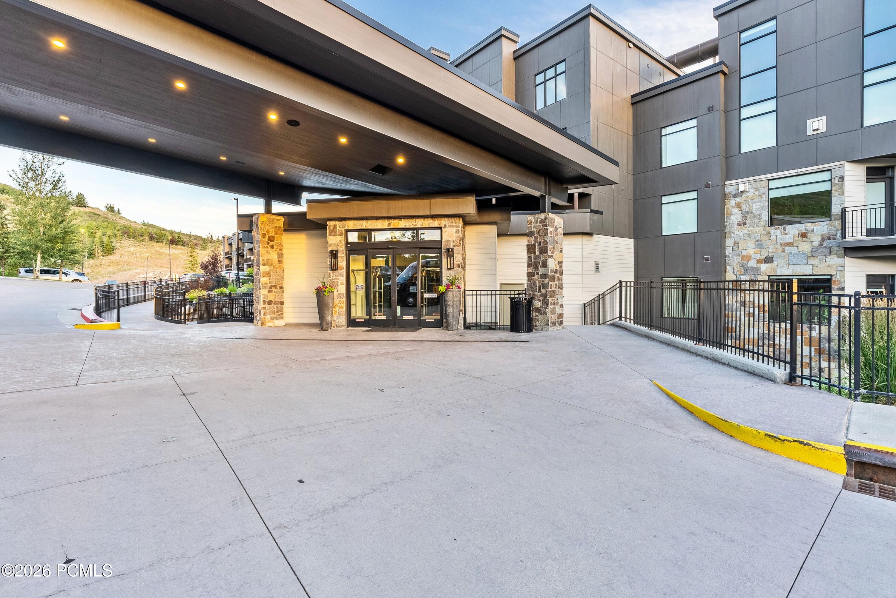 909 W Peace Tree Trail 513