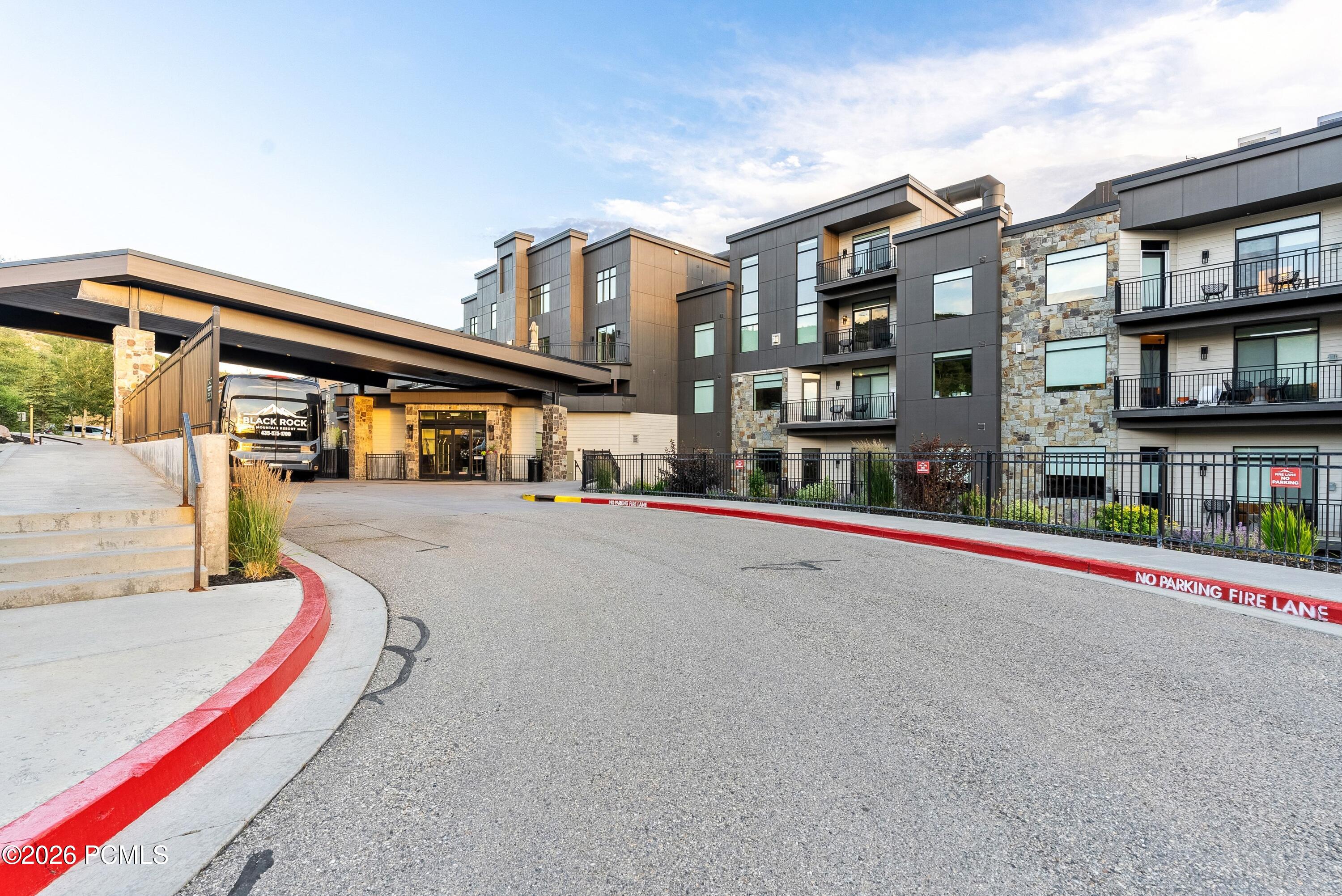 909 W Peace Tree Trail 513