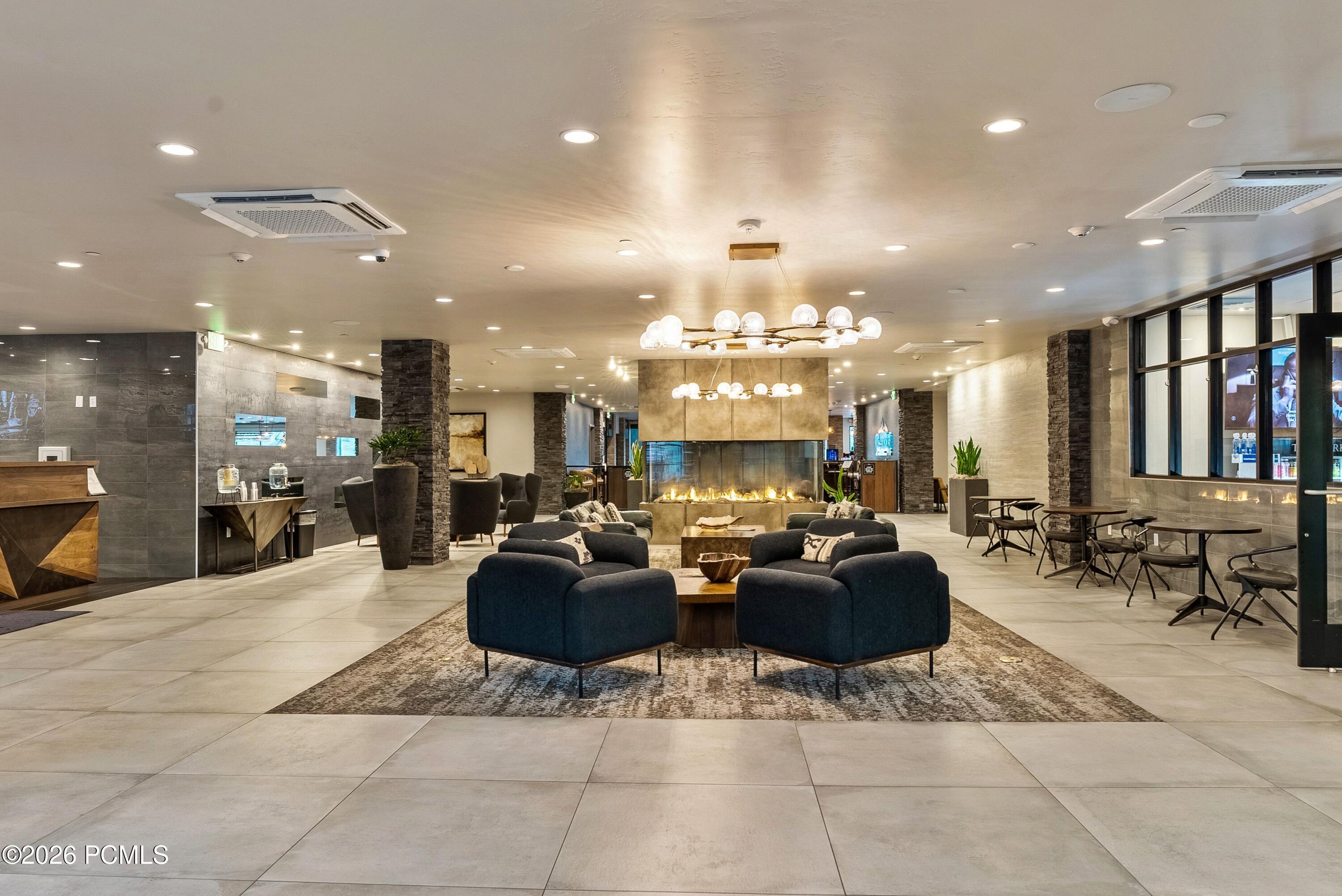 909 W Peace Tree Trail 513