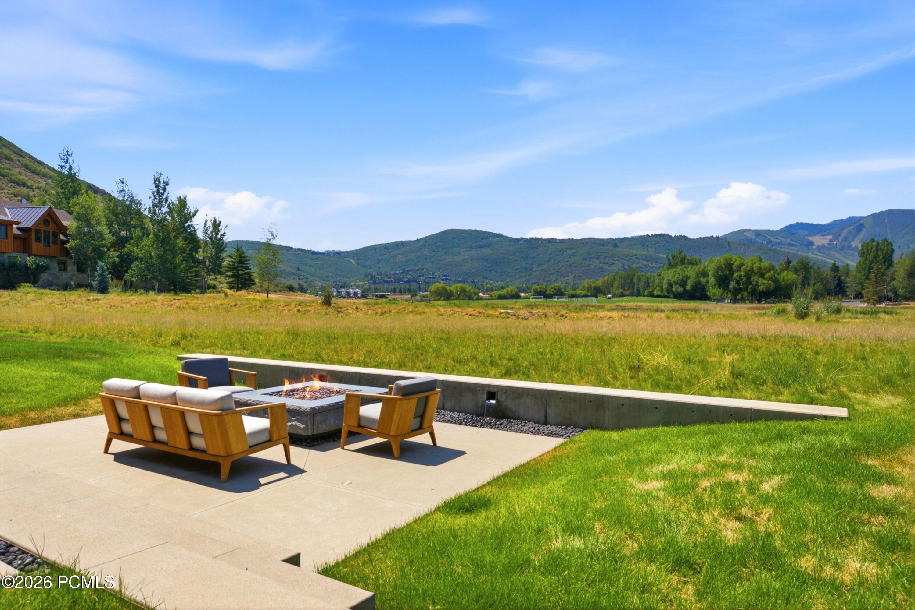 2383 Lake View Court