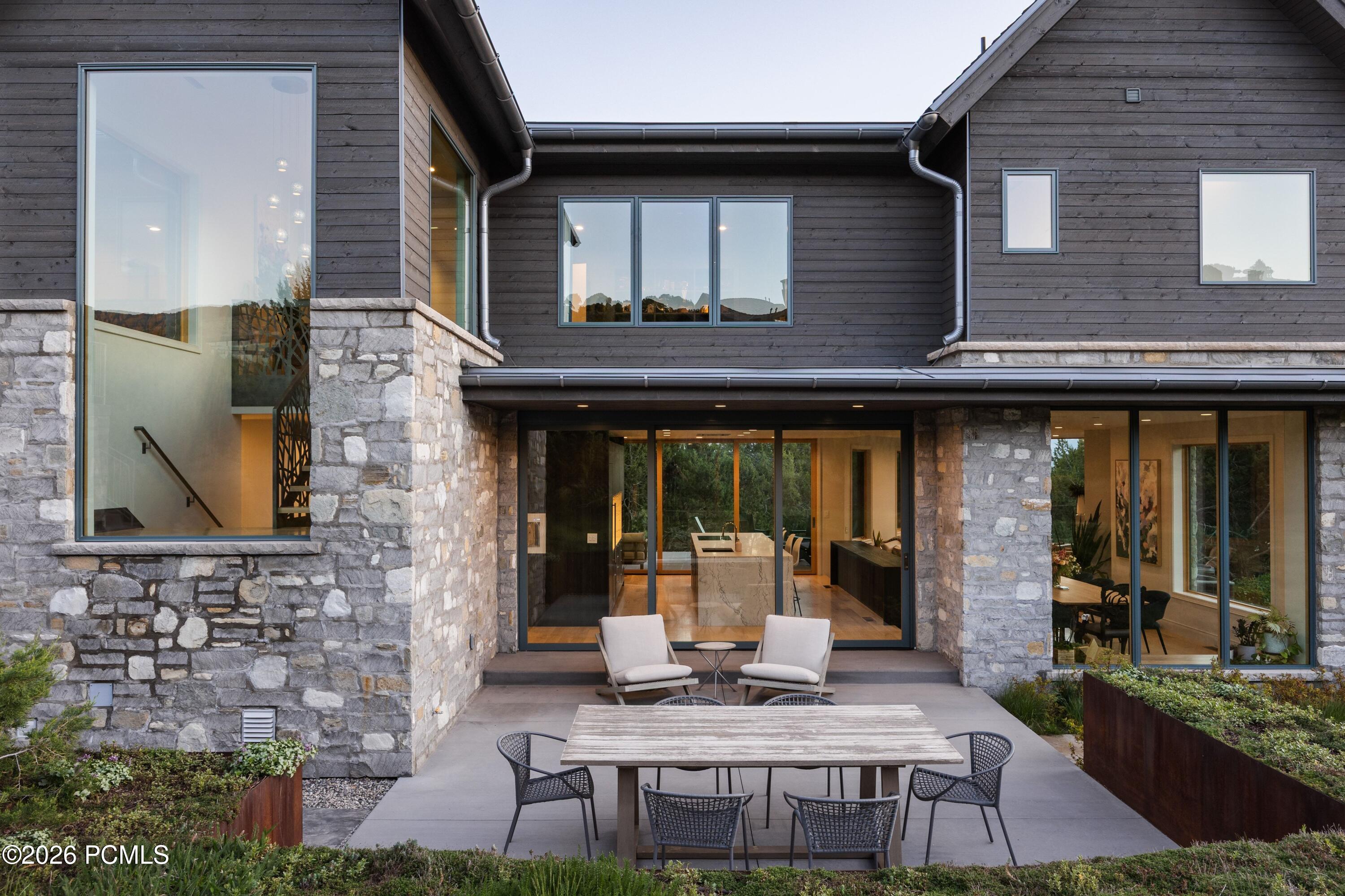 3125 E Horse Mountain Circle