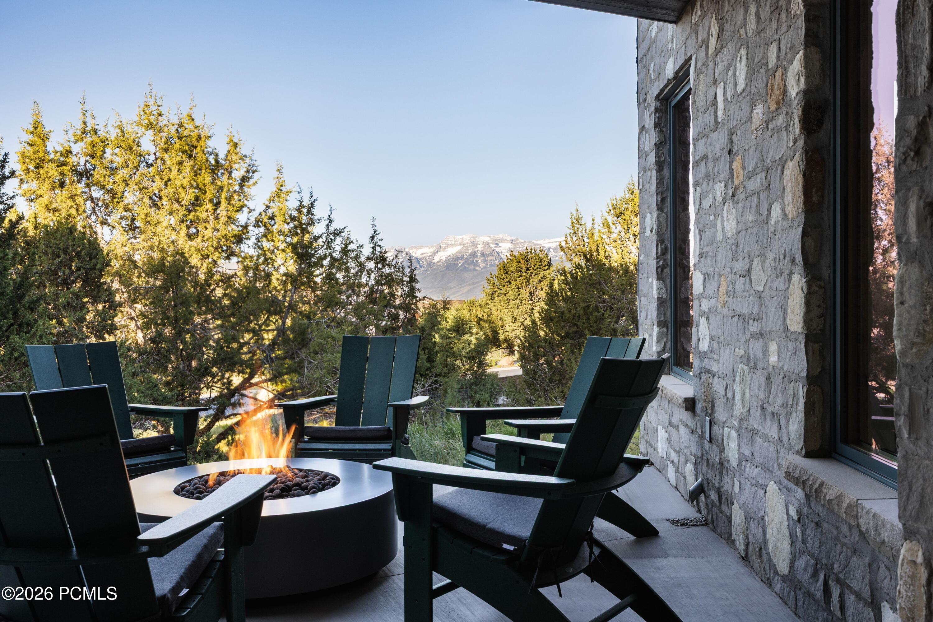 3125 E Horse Mountain Circle