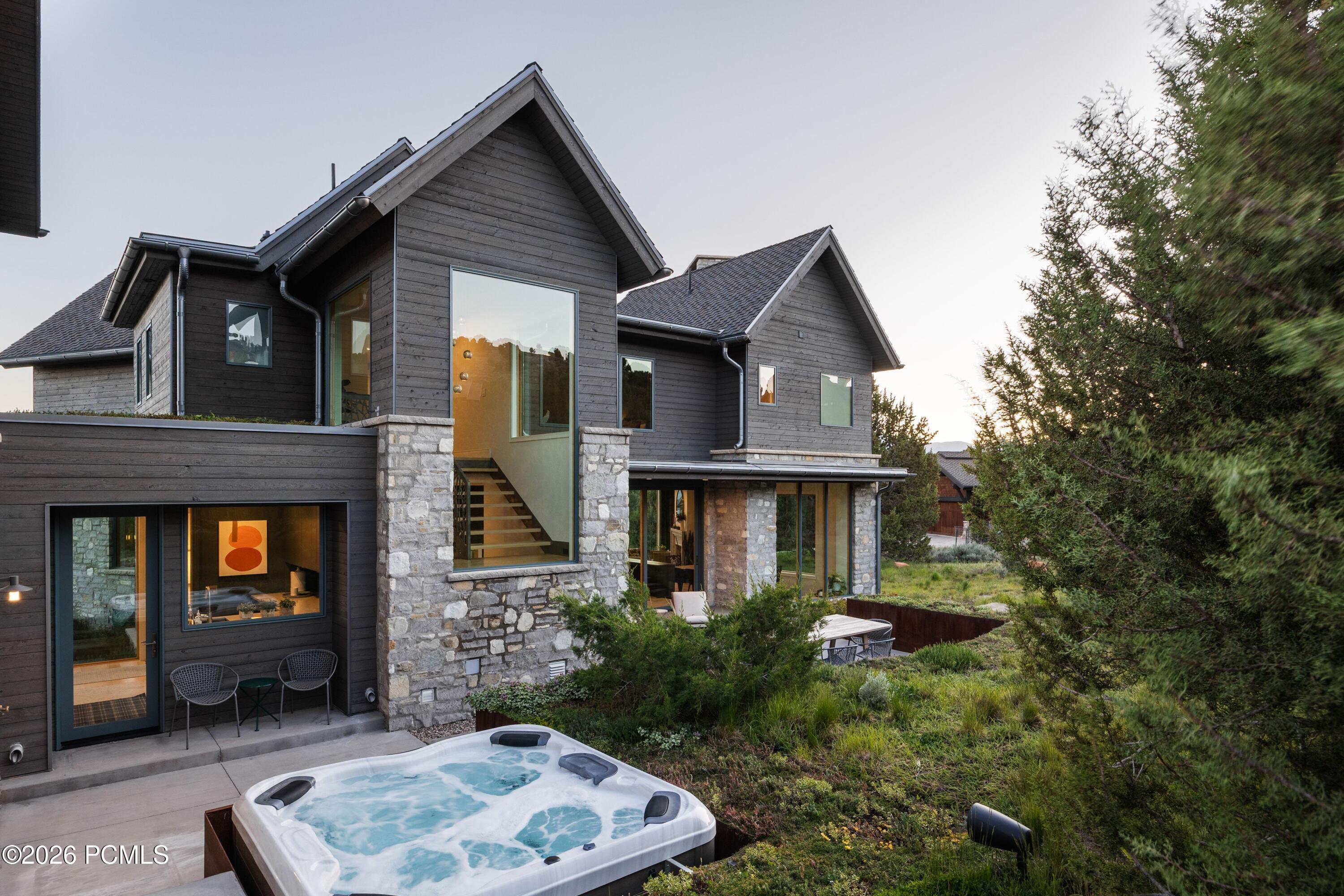 3125 E Horse Mountain Circle