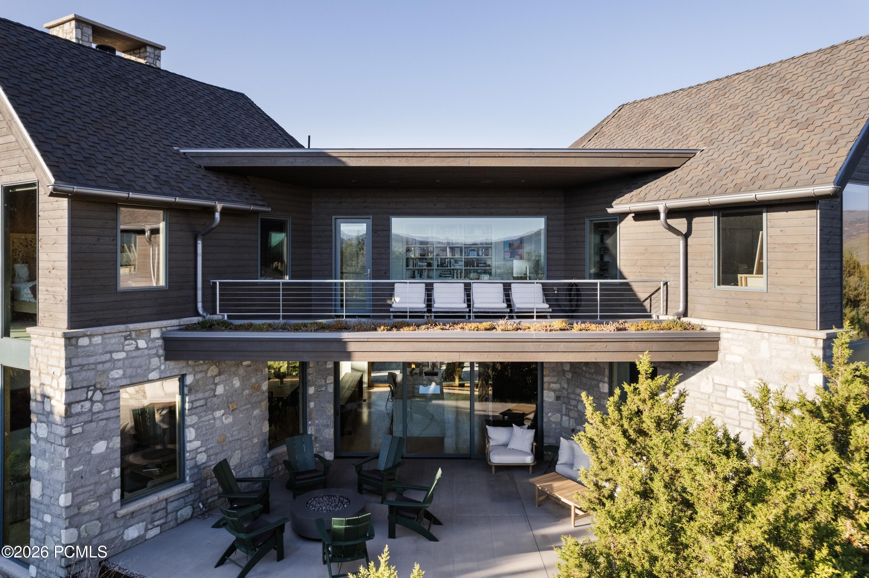 3125 E Horse Mountain Circle