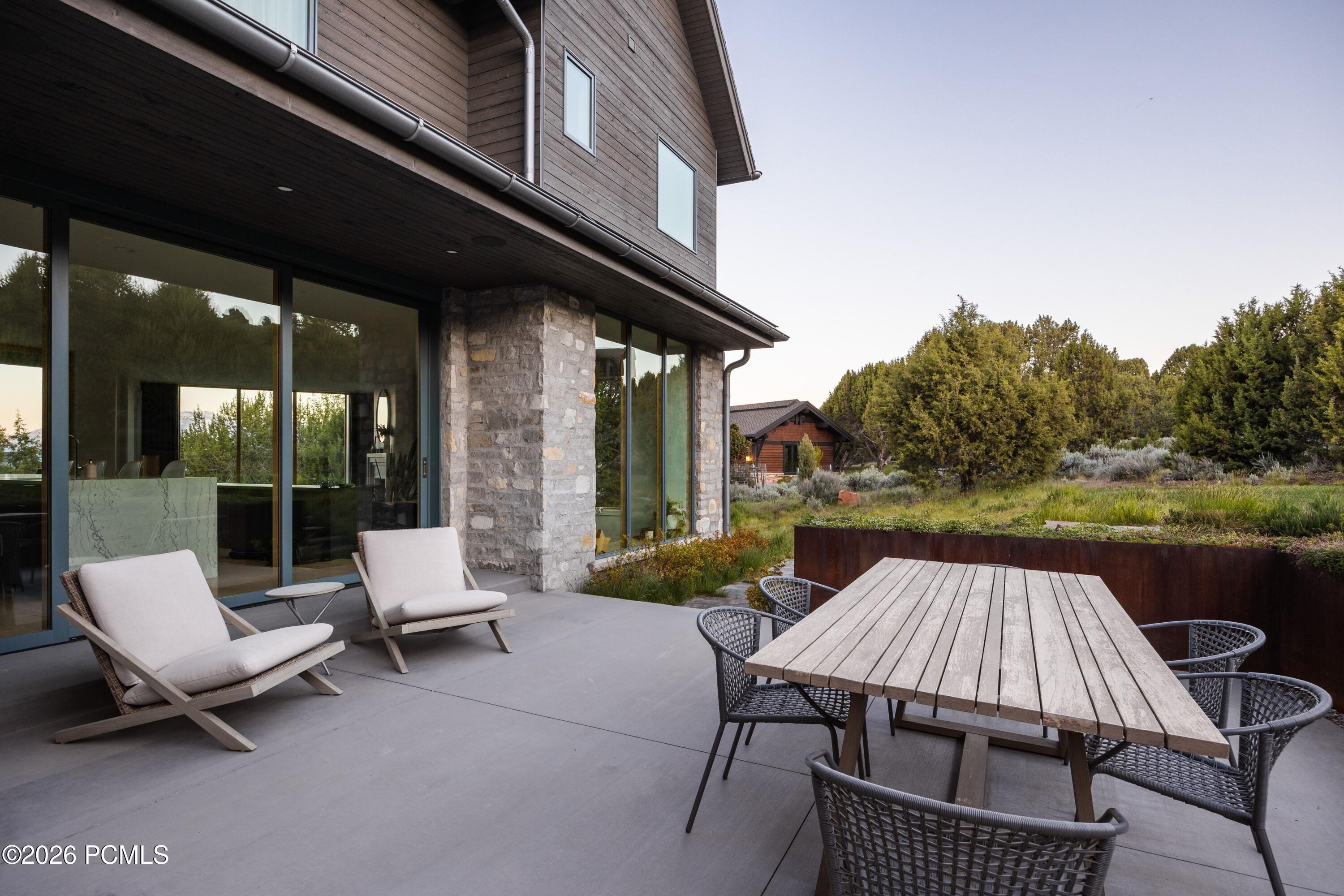 3125 E Horse Mountain Circle