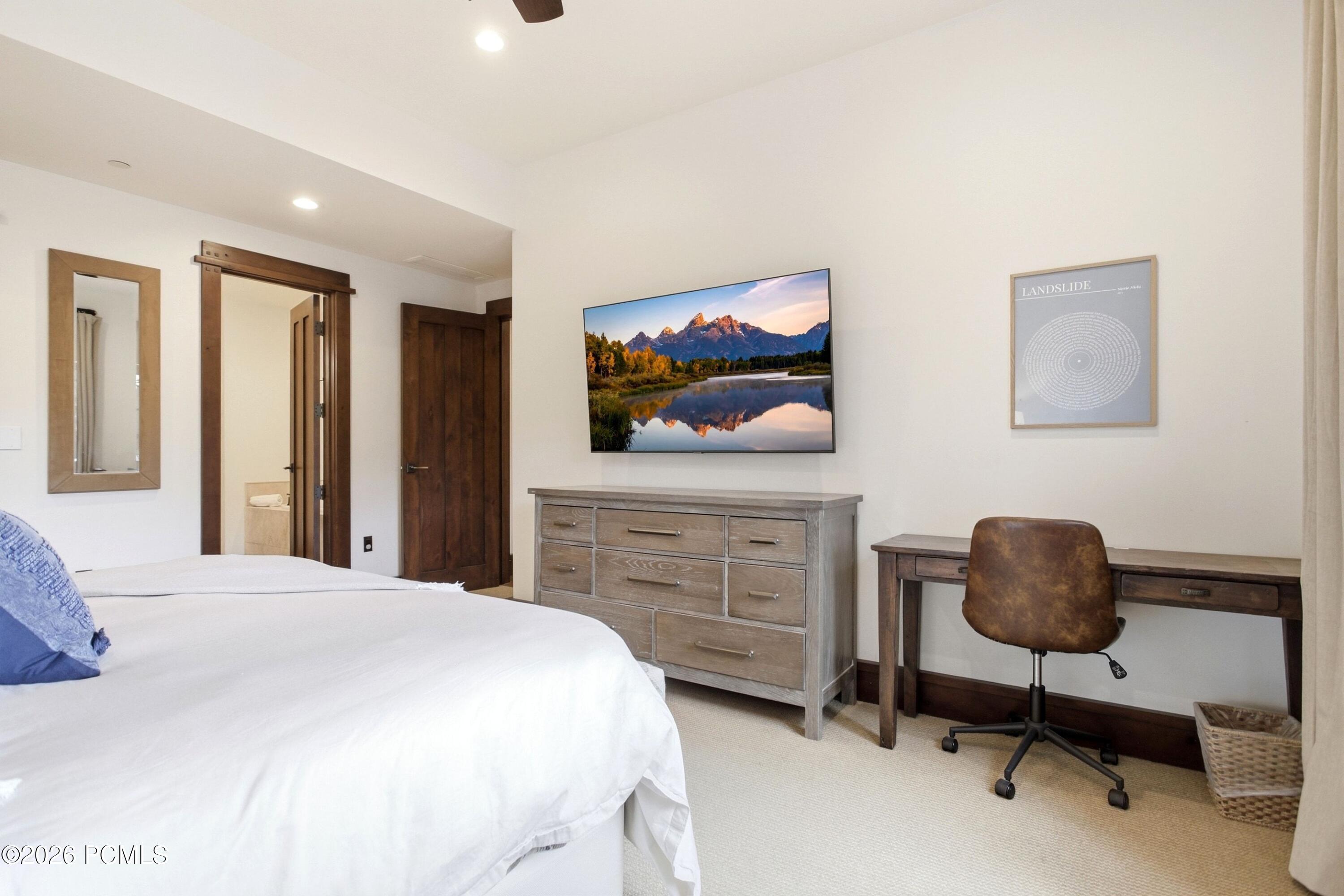 8886 Empire Club Drive 208