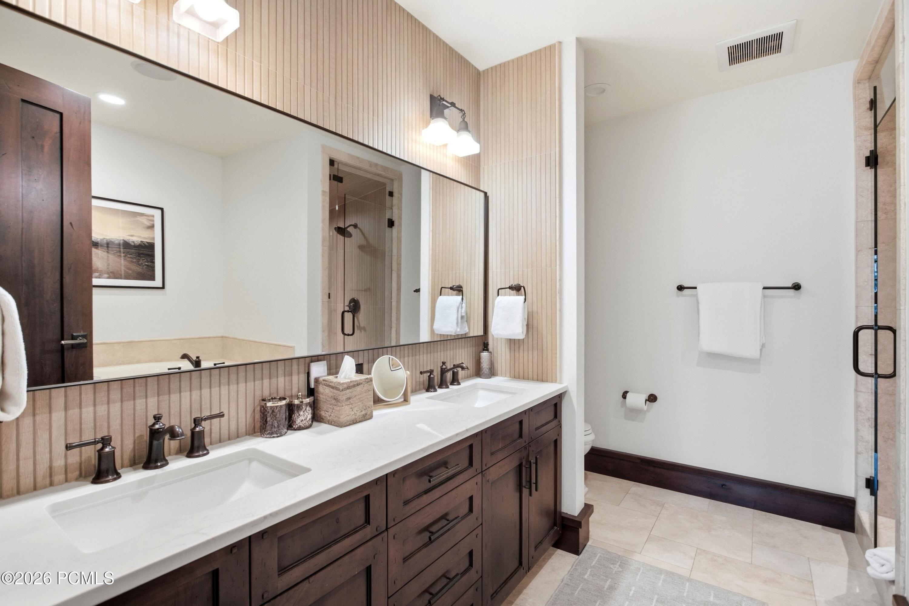 8886 Empire Club Drive 208