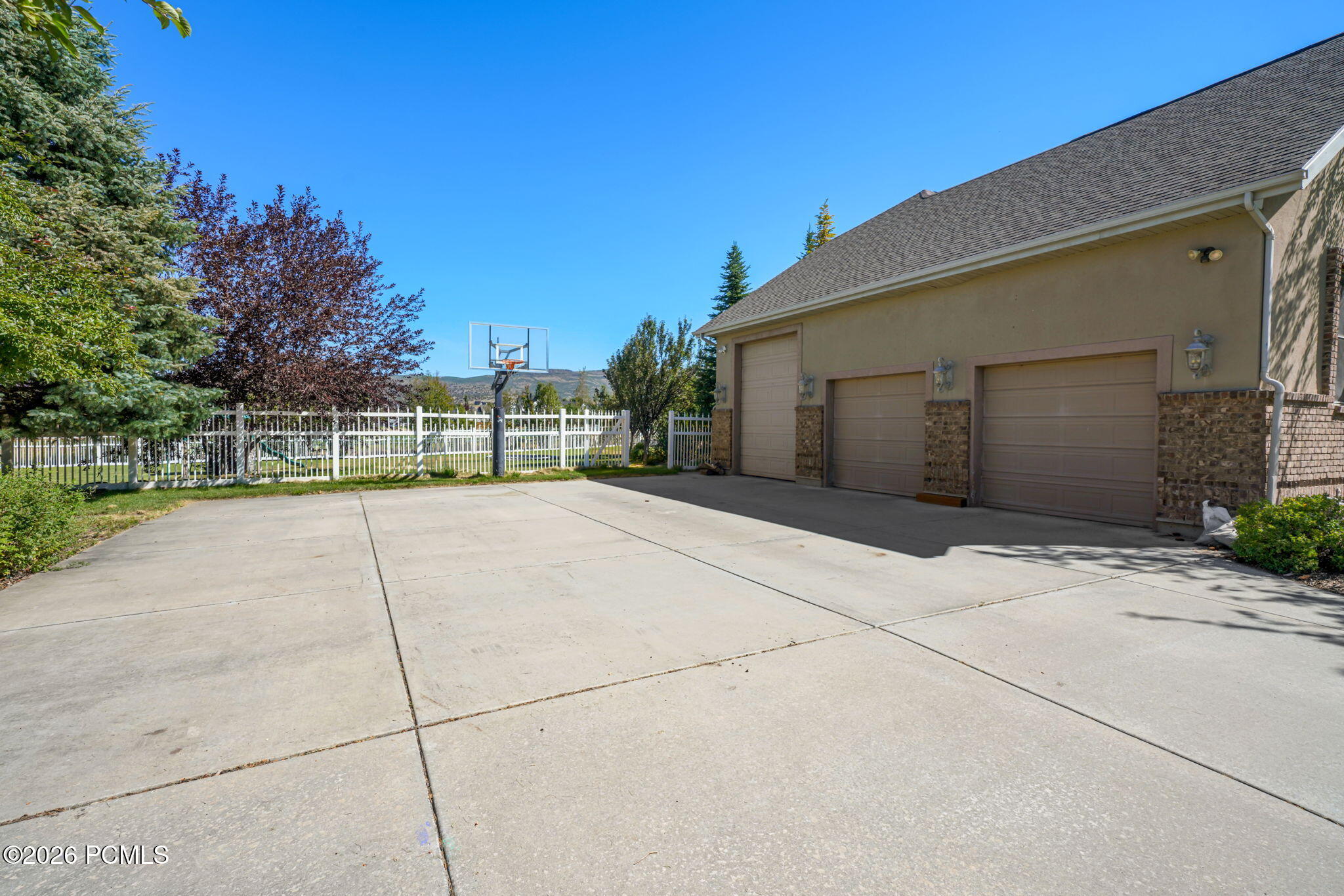 2945 Wild Mare Way