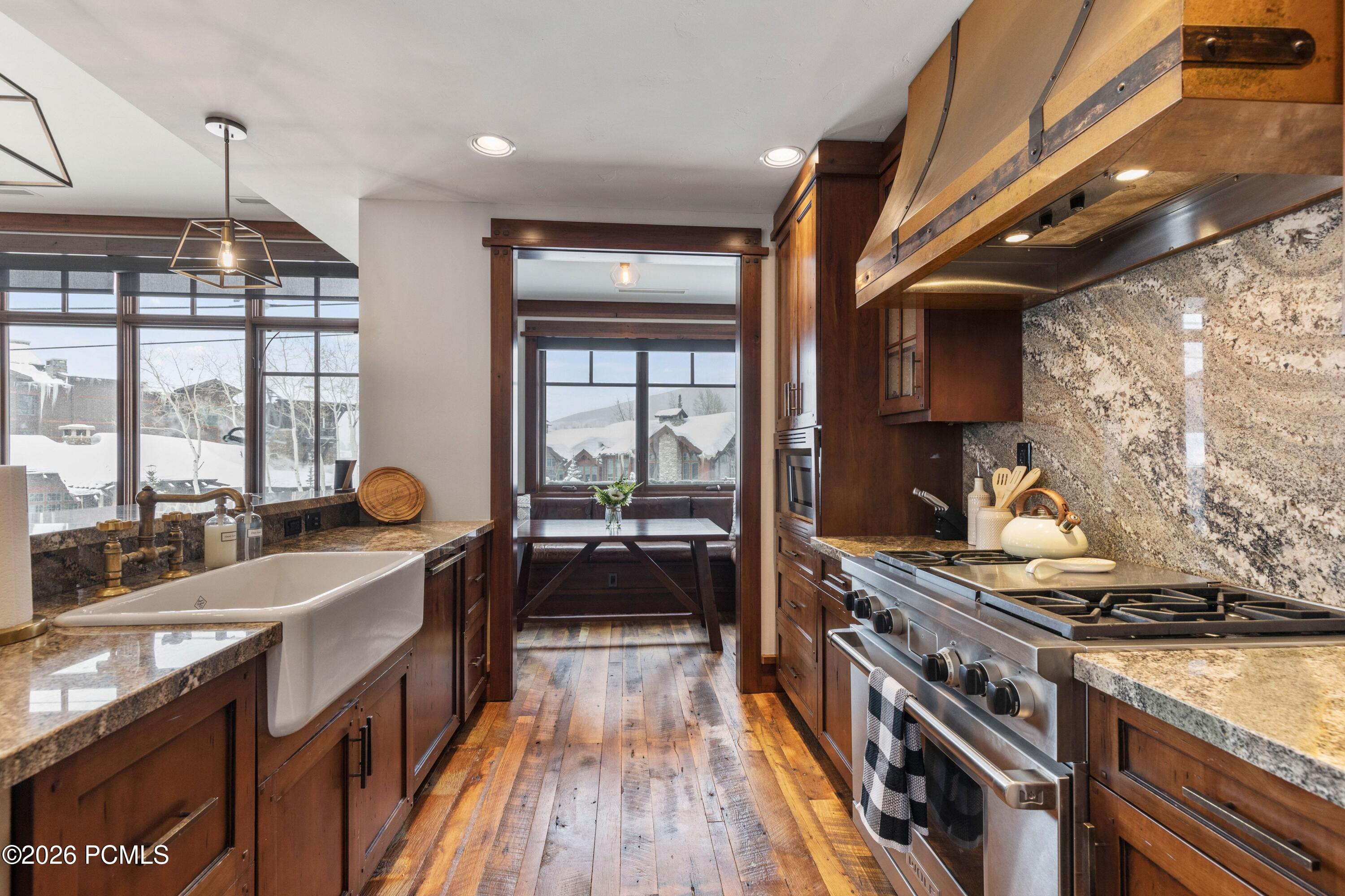 8886 Empire Club Drive 304