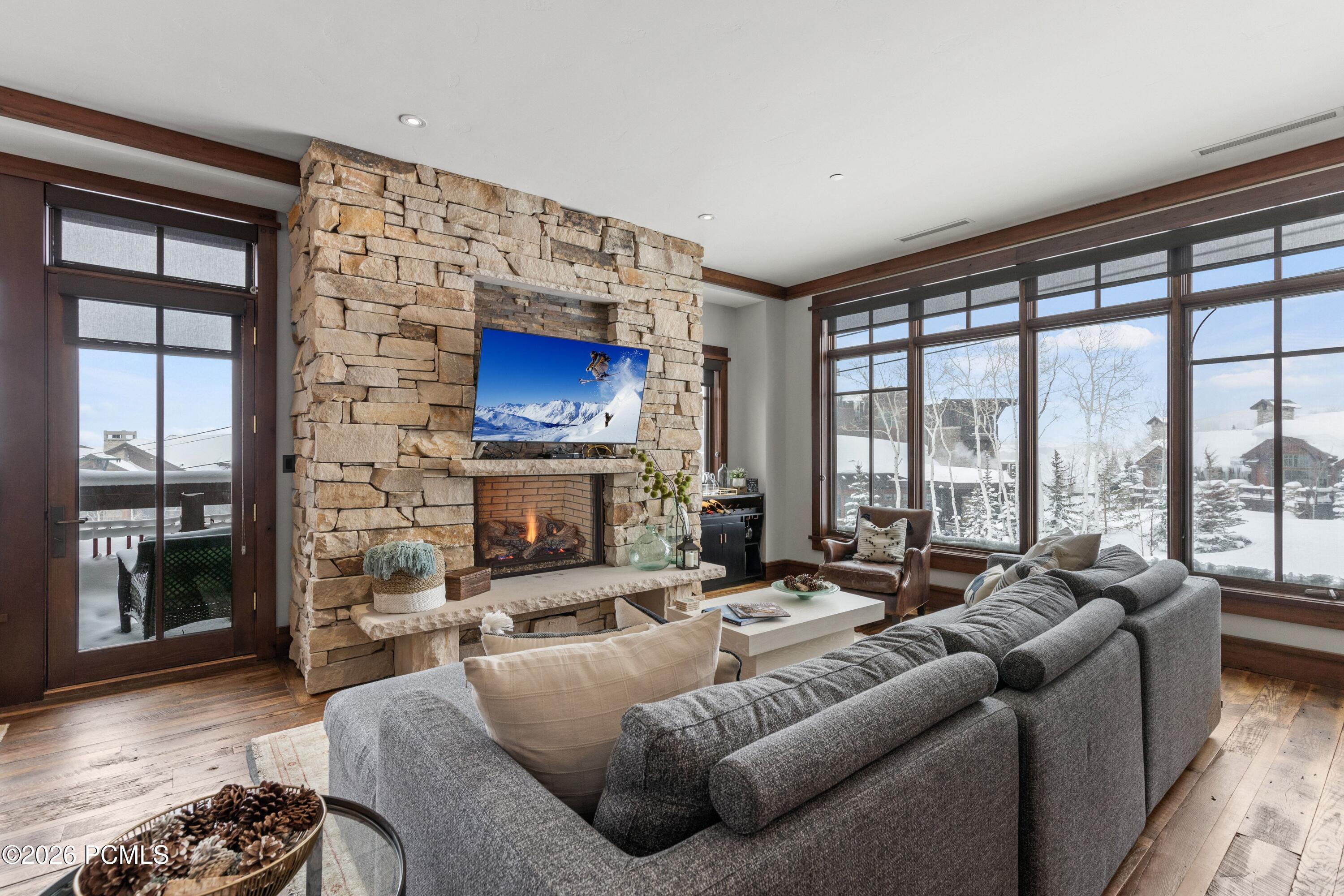 8886 Empire Club Drive 304