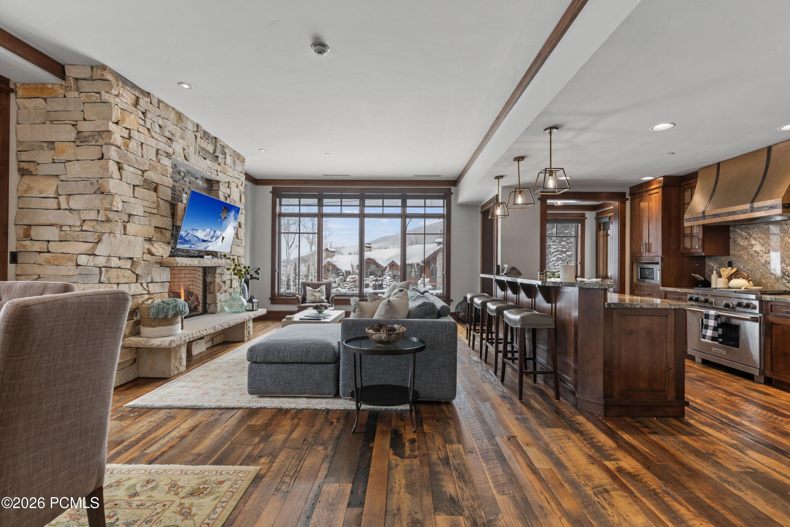8886 Empire Club Drive 304