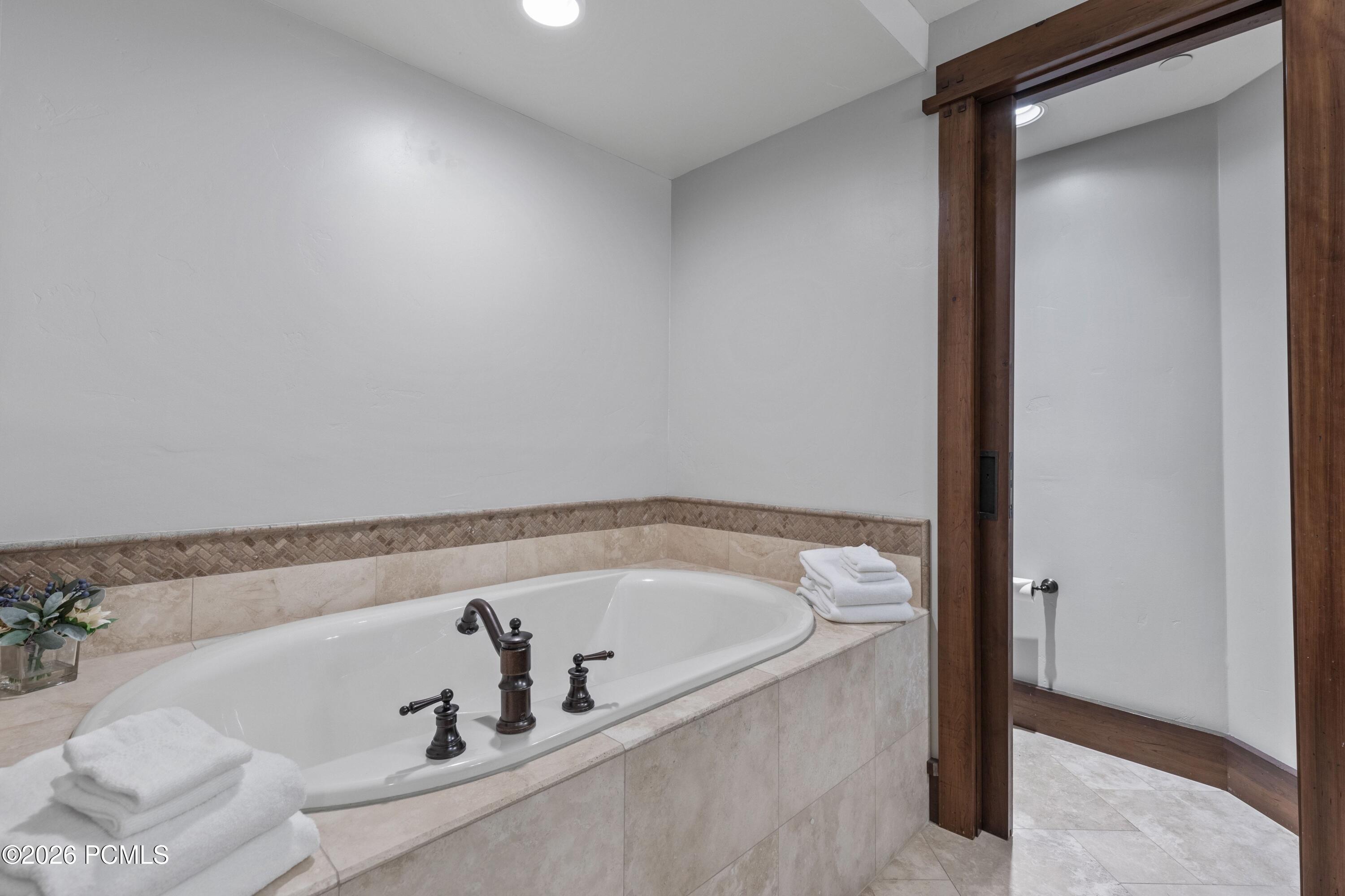 8886 Empire Club Drive 304