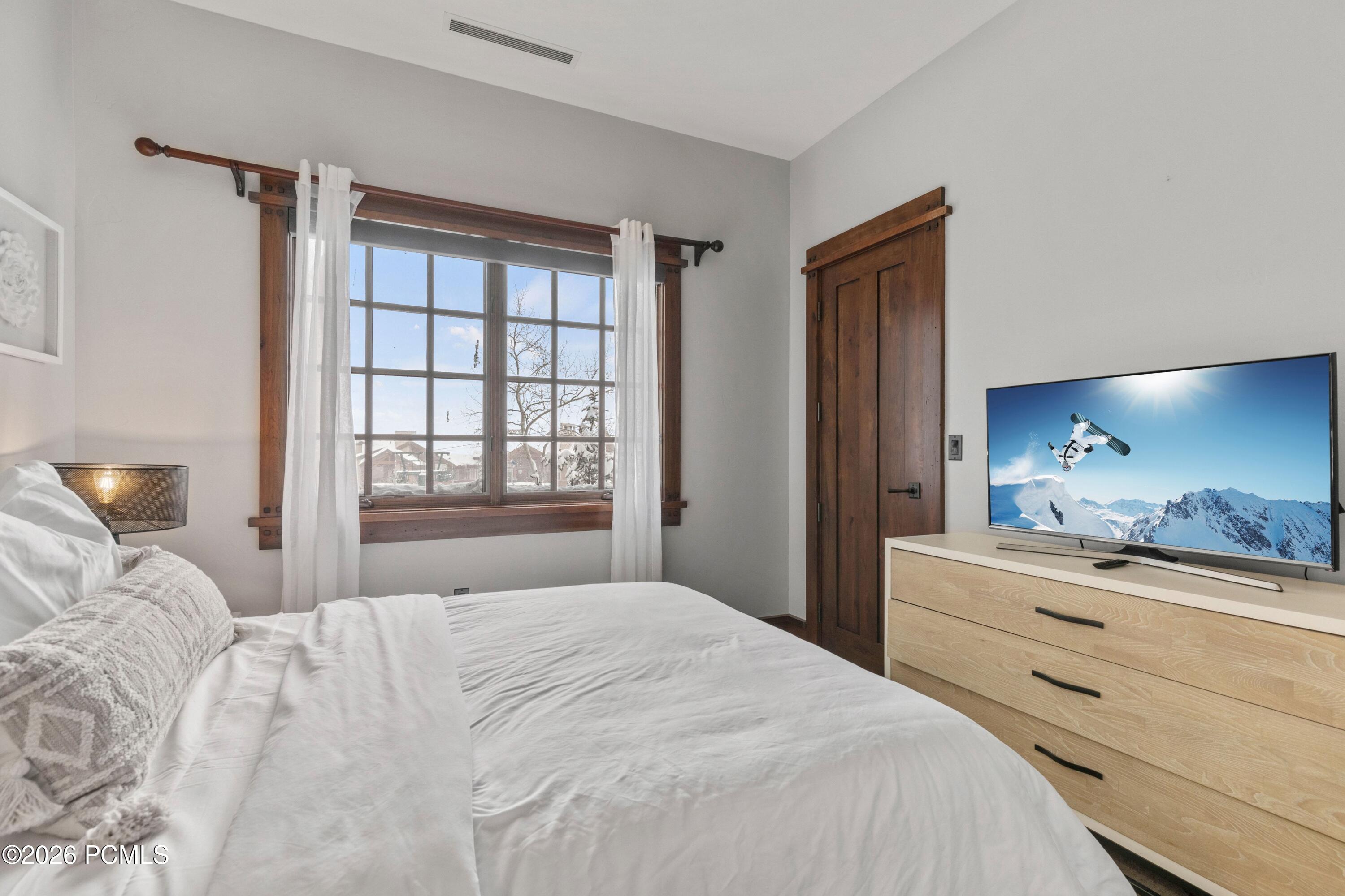 8886 Empire Club Drive 304