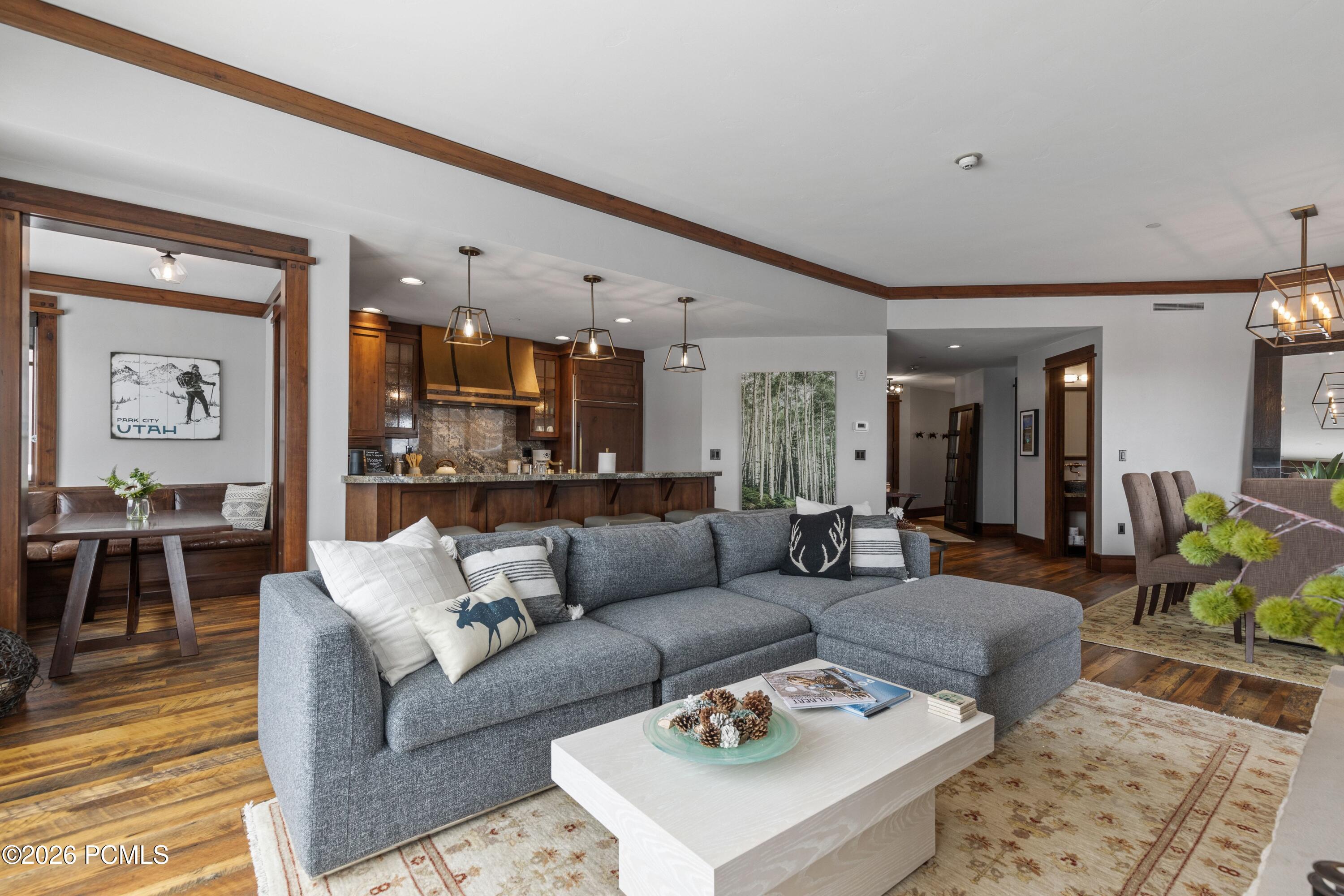 8886 Empire Club Drive 304