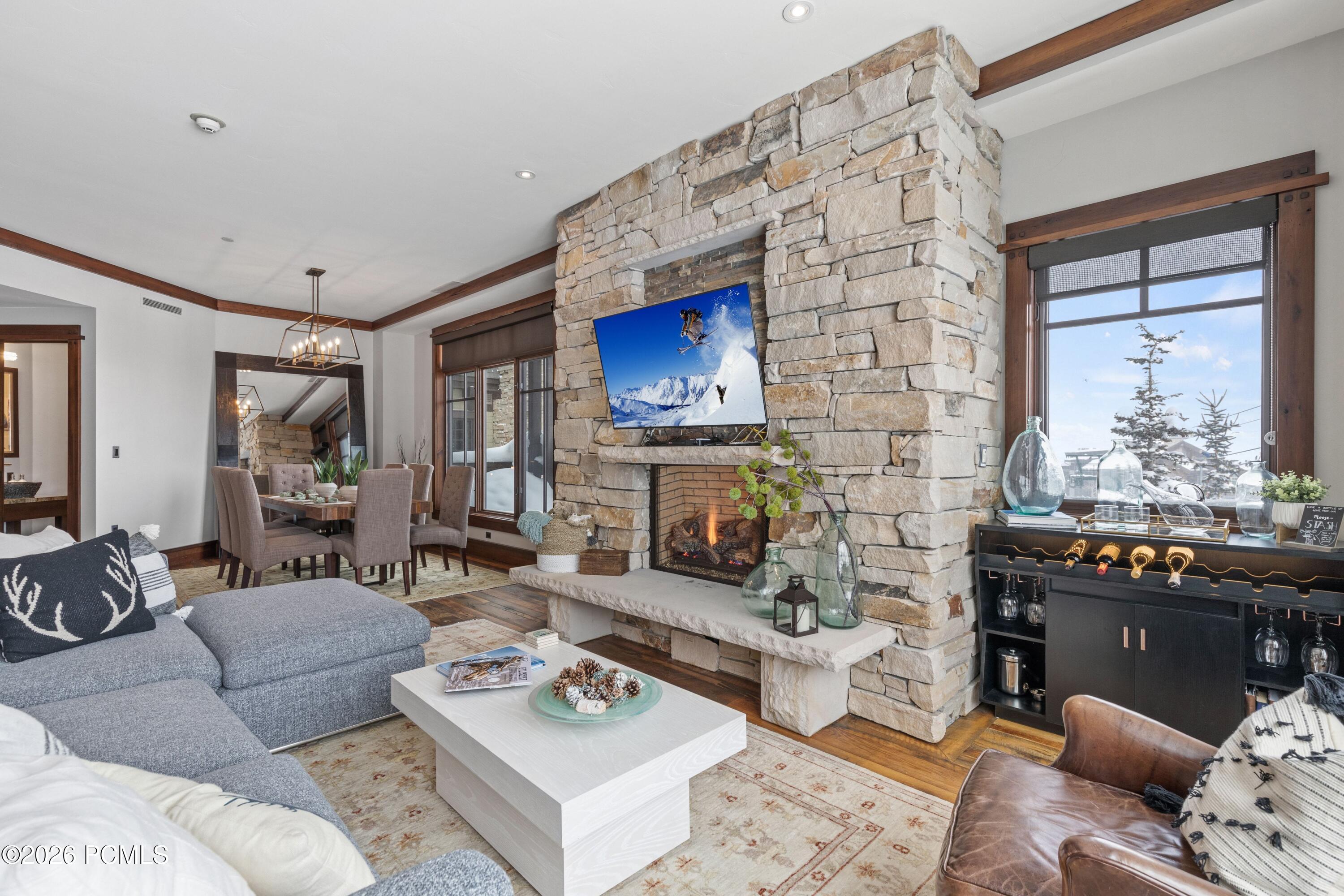 8886 Empire Club Drive 304