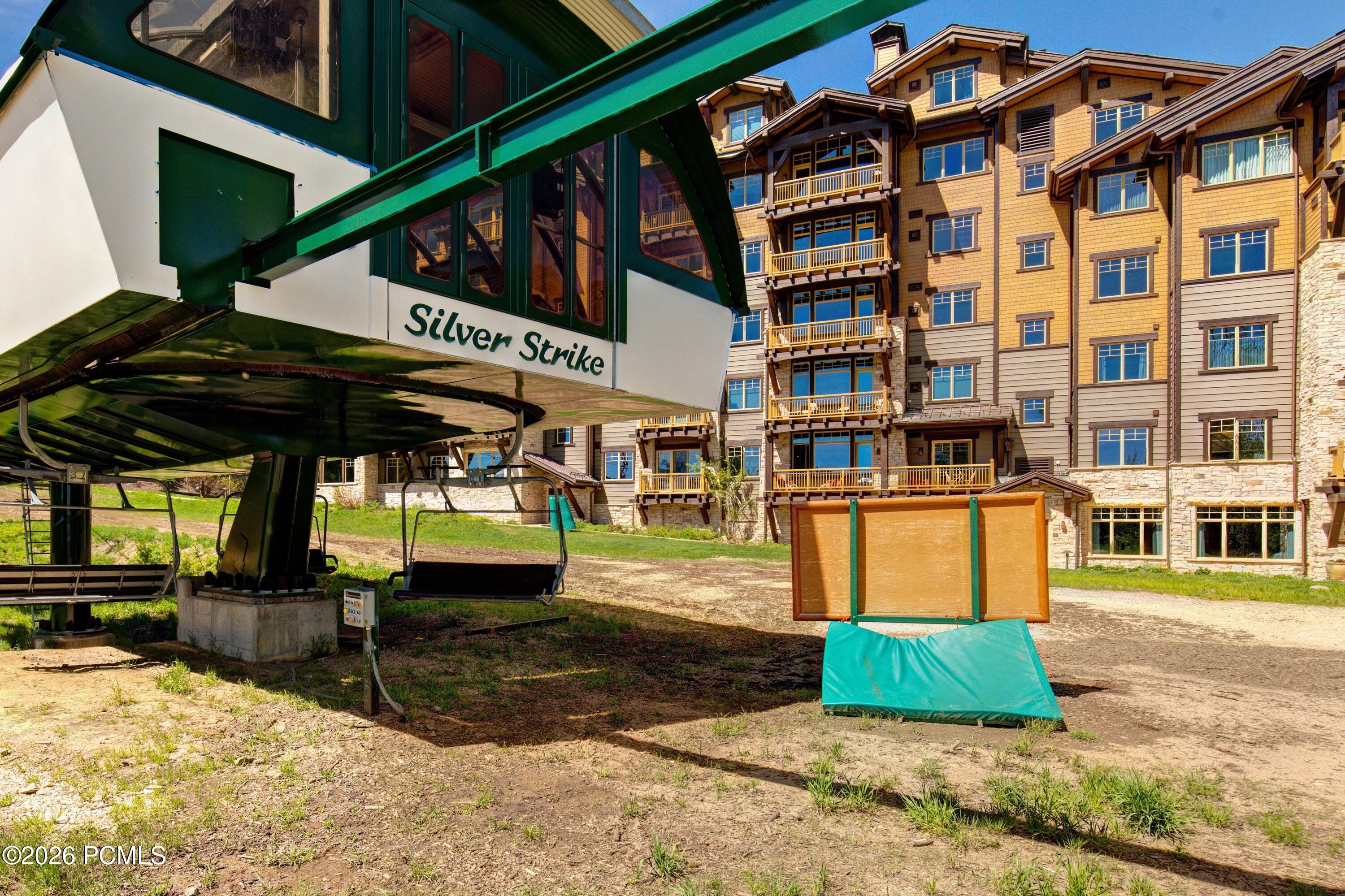 8886 Empire Club Drive 304