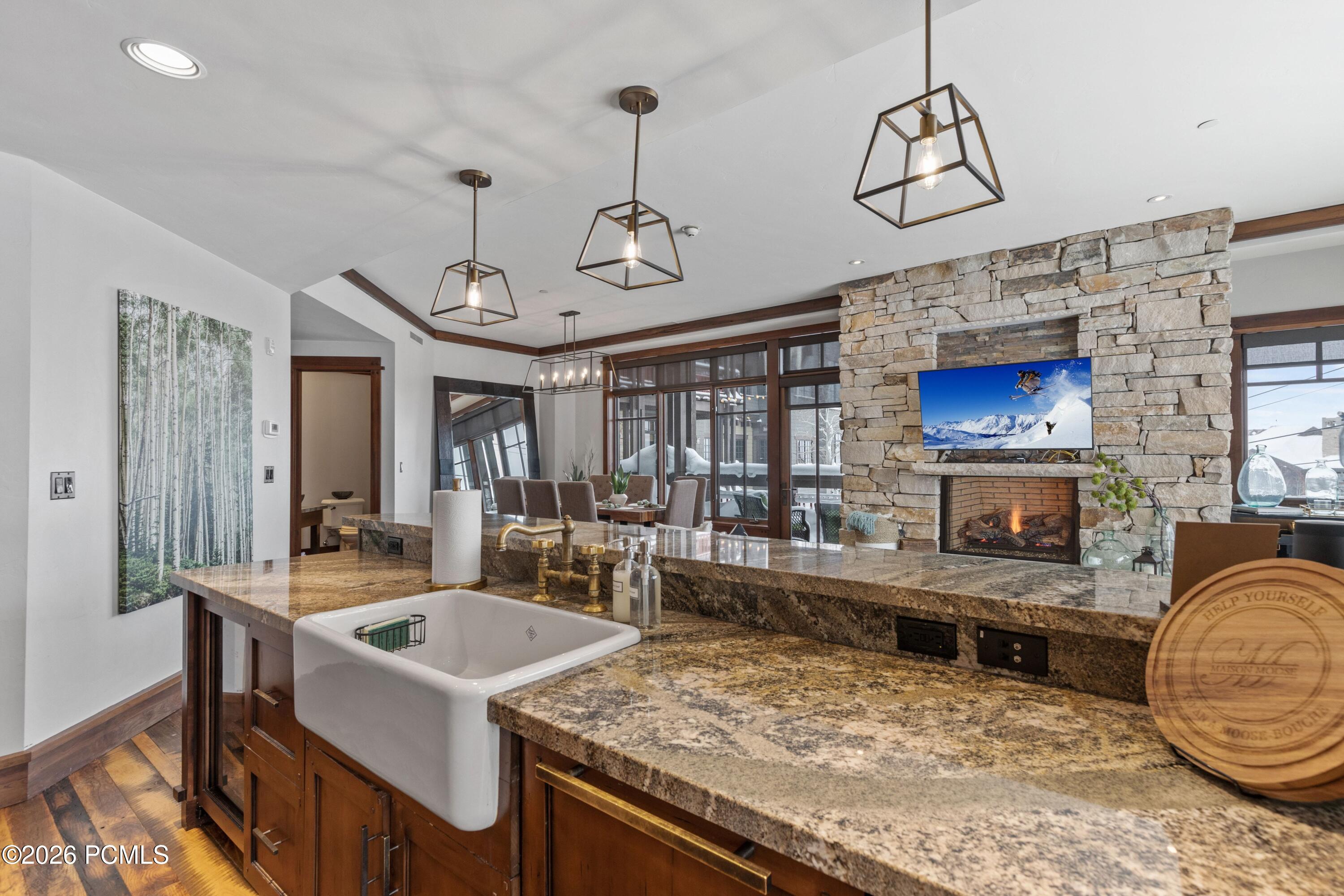 8886 Empire Club Drive 304