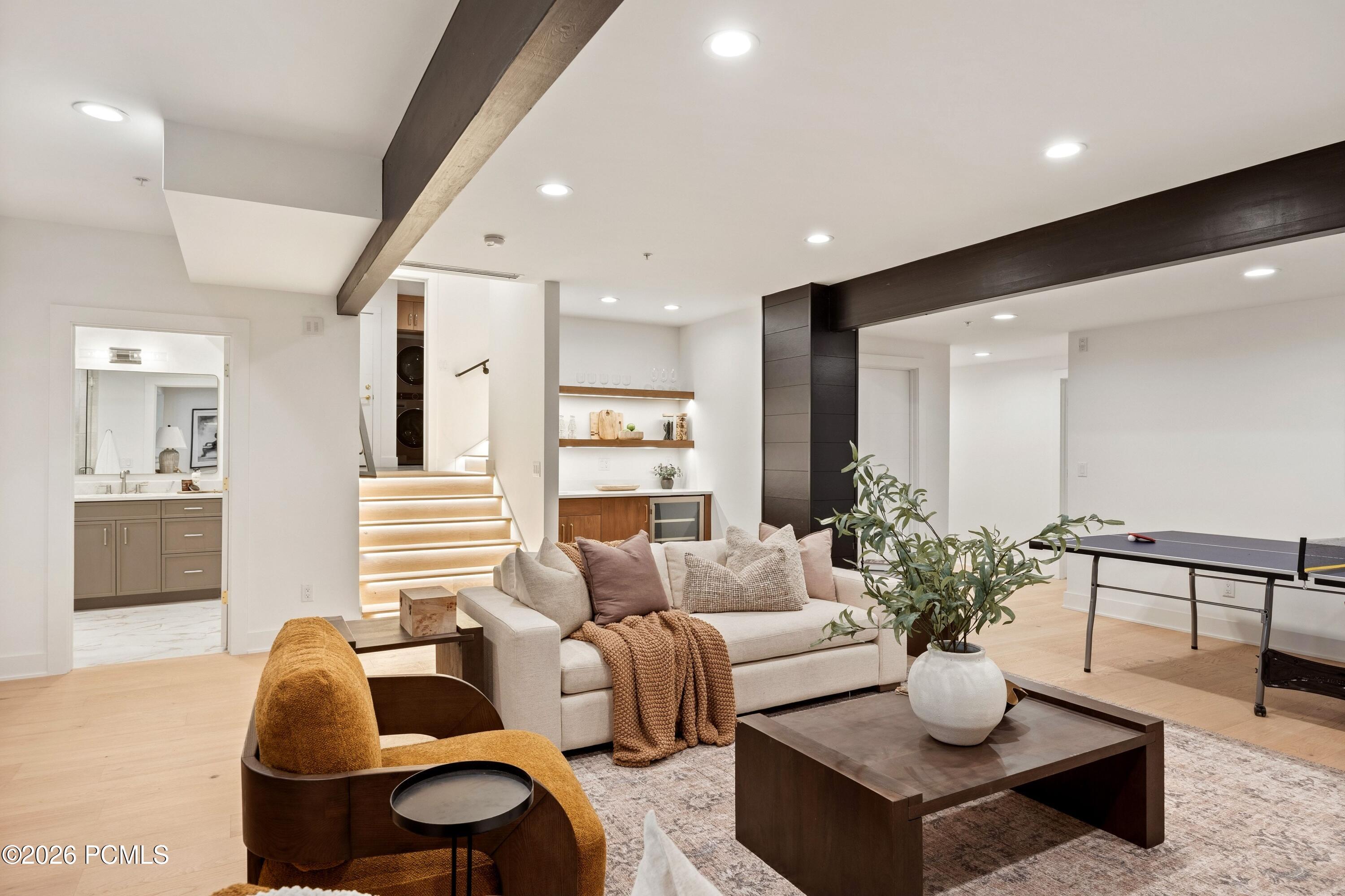 2542 Silver Cloud Drive