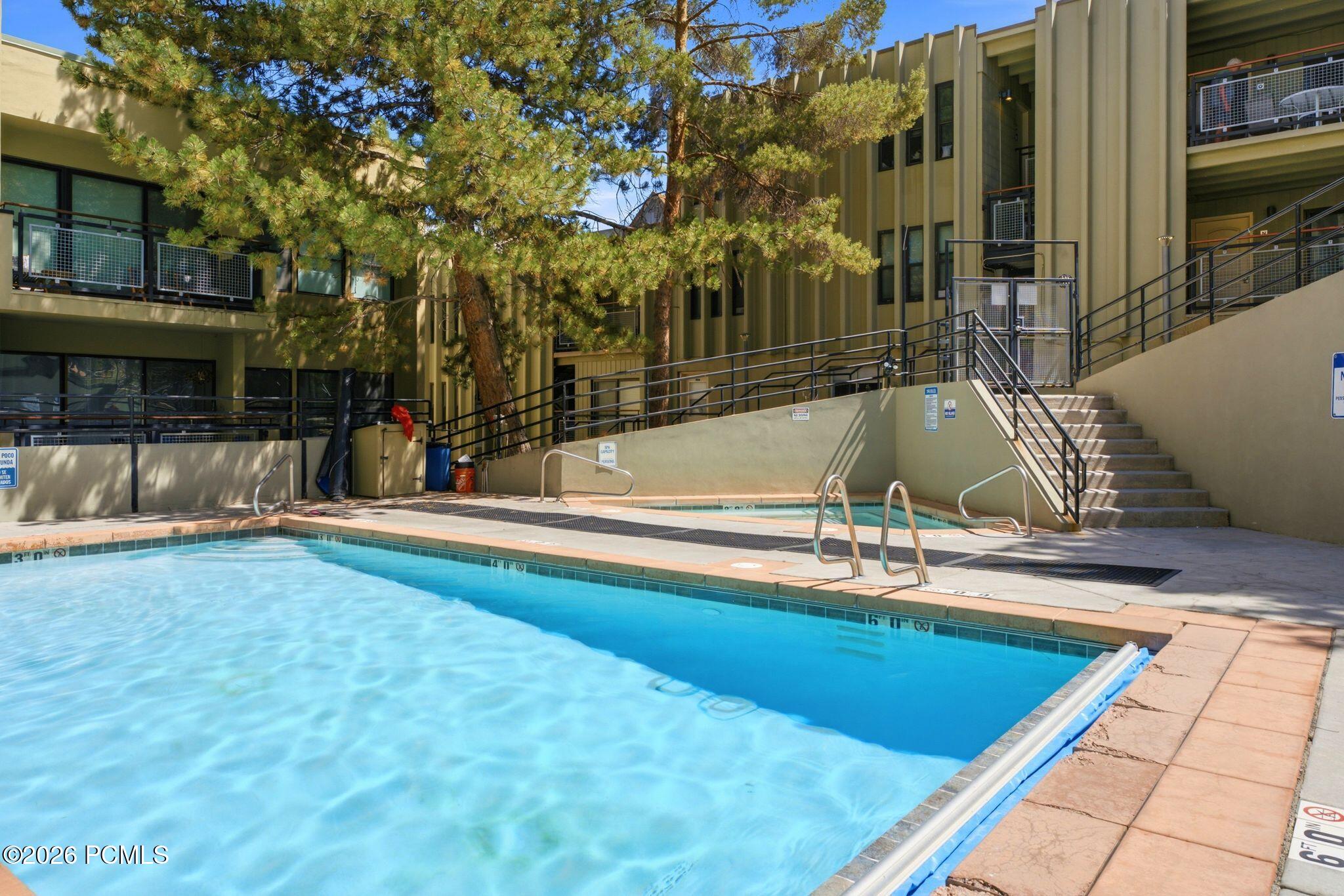 1482 Empire Avenue 200
