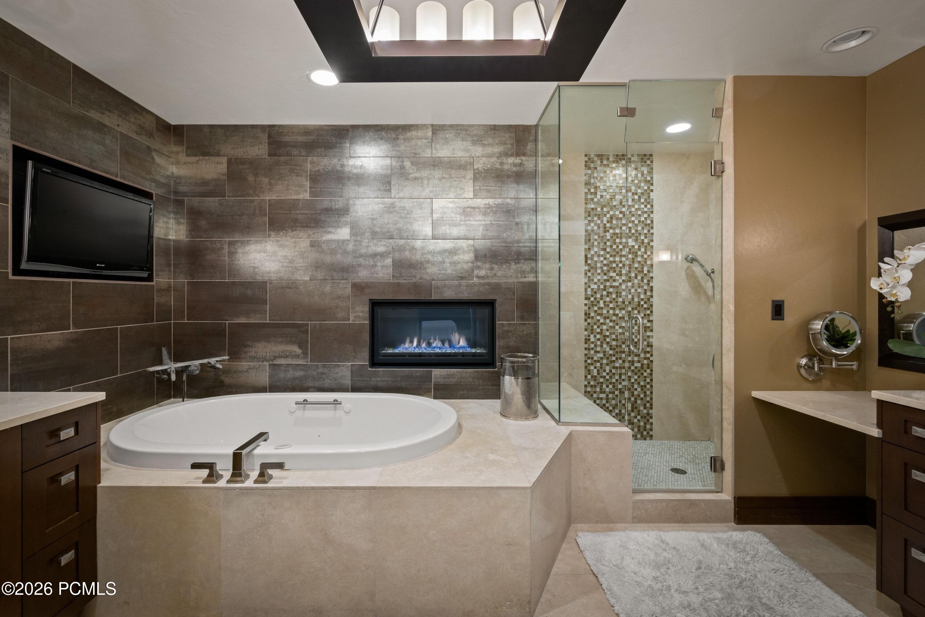 8894 Empire Club Drive 603